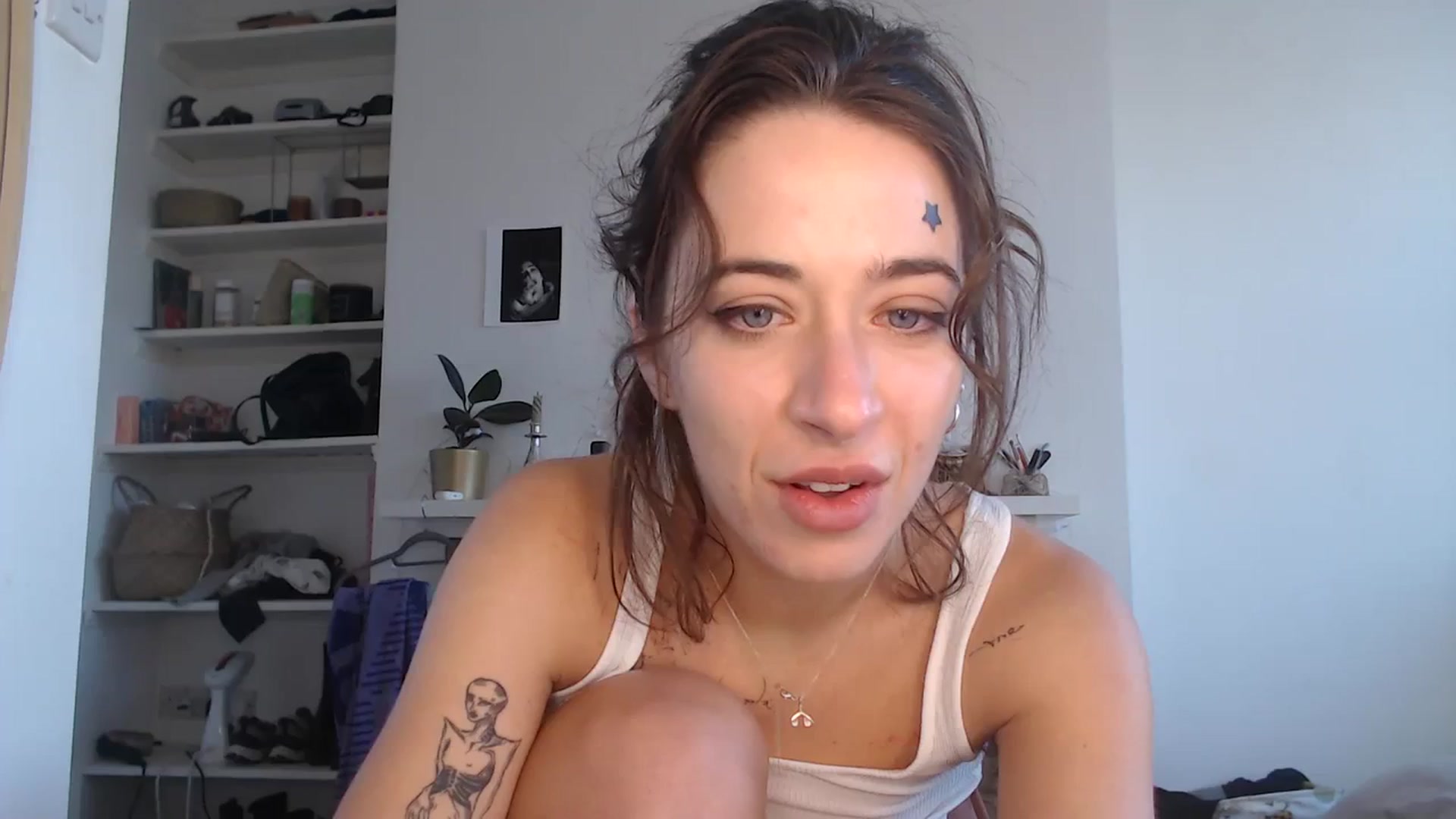 Gallery image thumbnail from KlaraDelgado's myfreecams stream on, 12/06/2023, 11:32 image 10 of 20