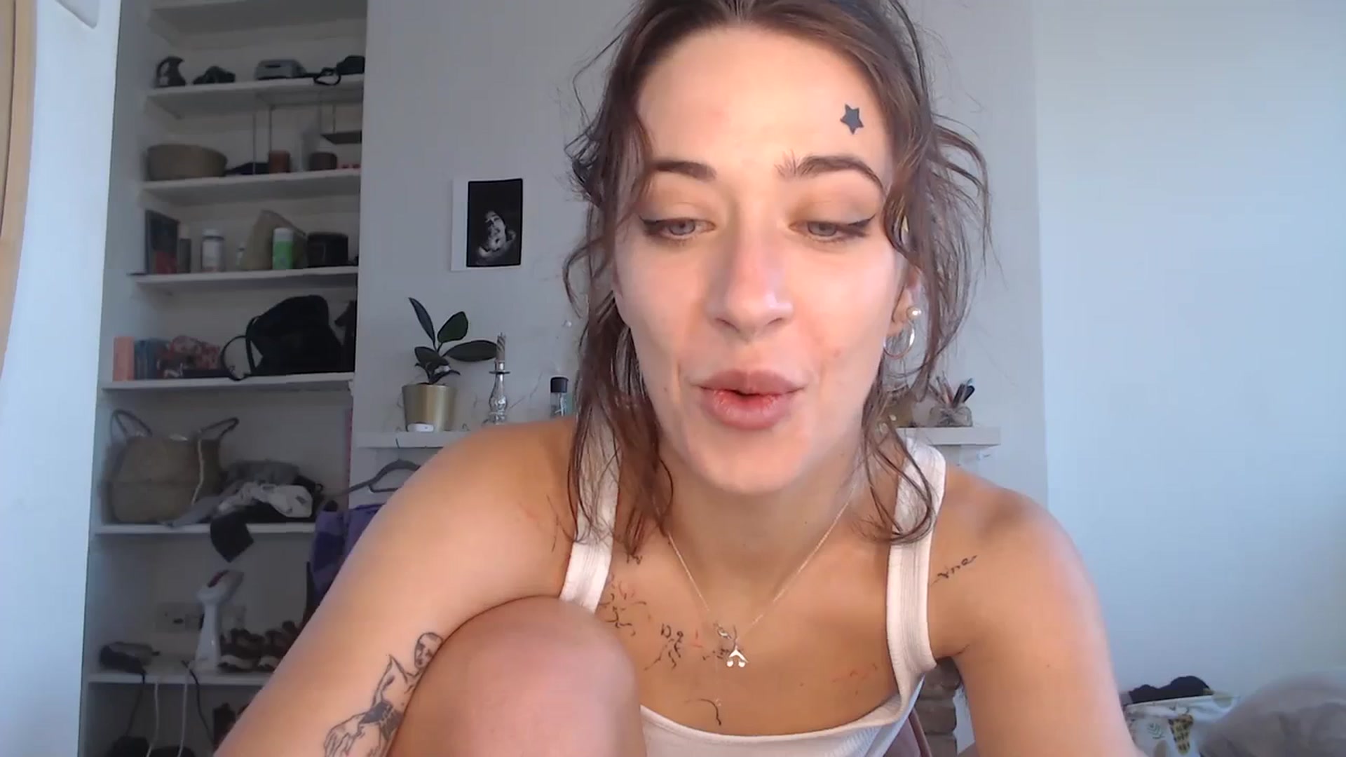 Gallery image thumbnail from KlaraDelgado's myfreecams stream on, 12/06/2023, 11:32 image 6 of 20