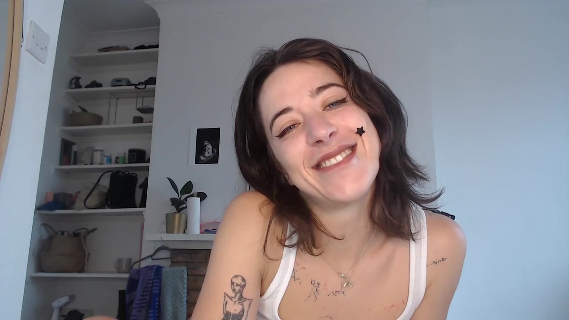 Gallery image thumbnail from KlaraDelgado's myfreecams stream on, 12/07/2023, 11:29 image 13 of 20