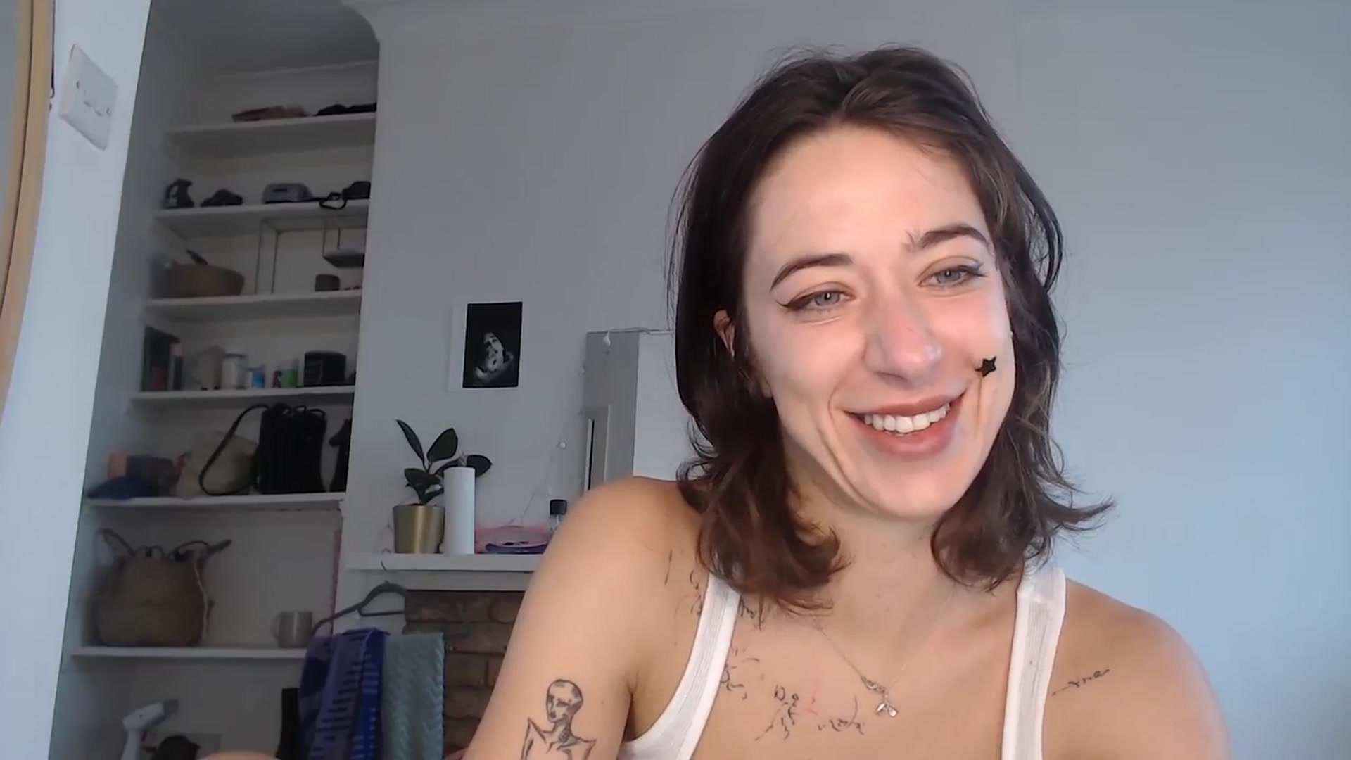 Gallery image thumbnail from KlaraDelgado's myfreecams stream on, 12/07/2023, 11:29 image 16 of 20