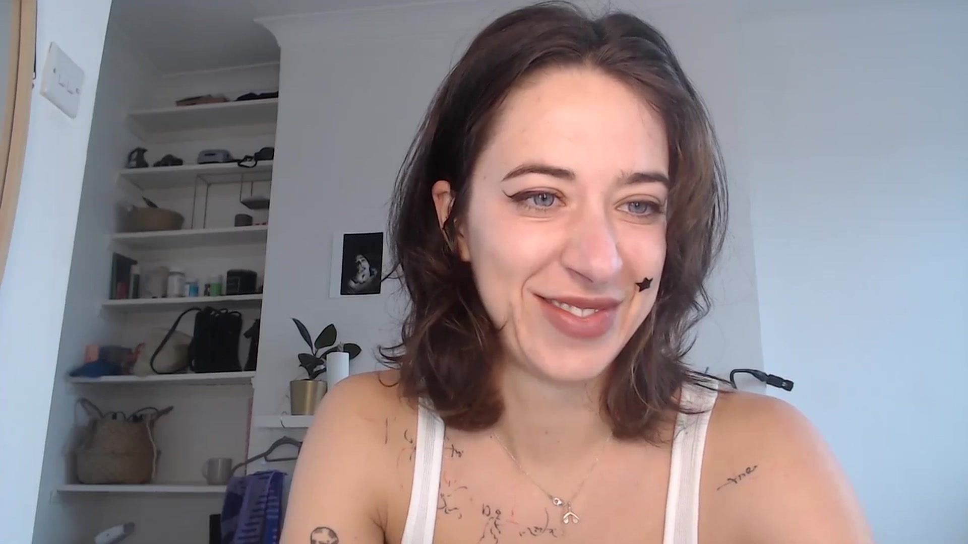 Gallery image thumbnail from KlaraDelgado's myfreecams stream on, 12/07/2023, 11:29 image 9 of 20