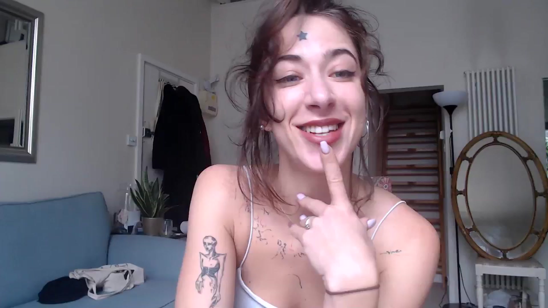 Gallery image thumbnail from KlaraDelgado's myfreecams stream on, 12/18/2023, 10:01 image 1 of 20