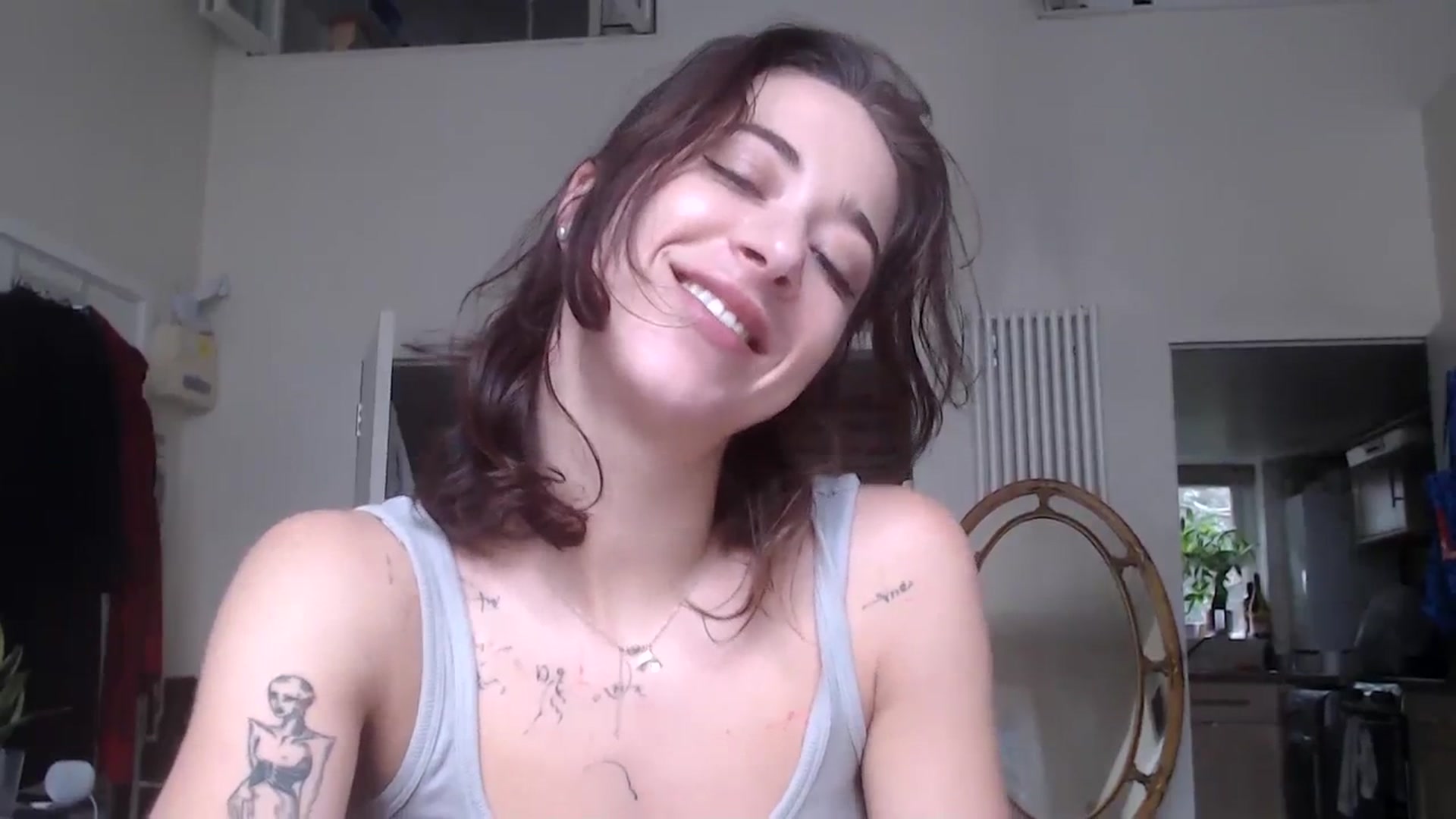 Gallery image thumbnail from KlaraDelgado's myfreecams stream on, 12/24/2023, 10:31 image 9 of 20
