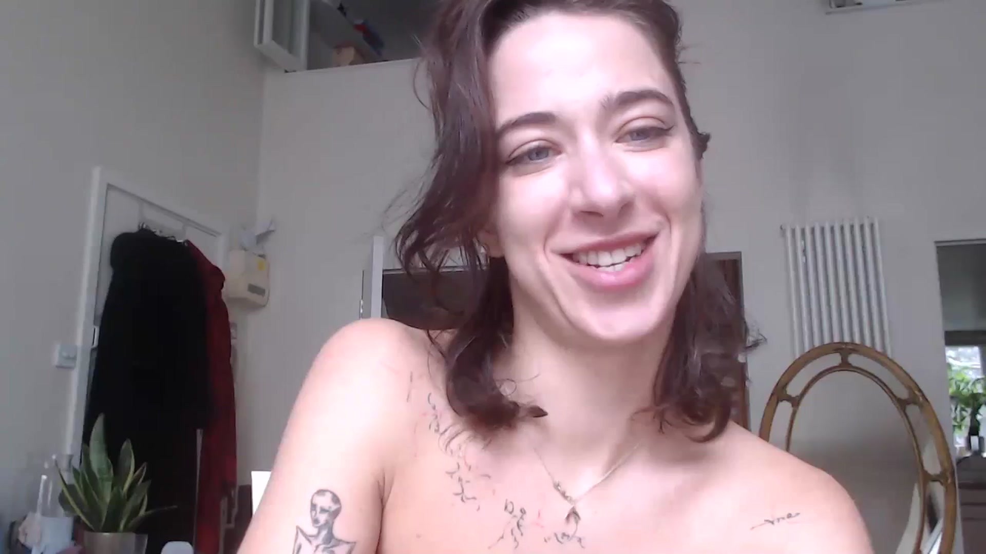 Gallery image thumbnail from KlaraDelgado's myfreecams stream on, 12/24/2023, 11:28 image 19 of 20