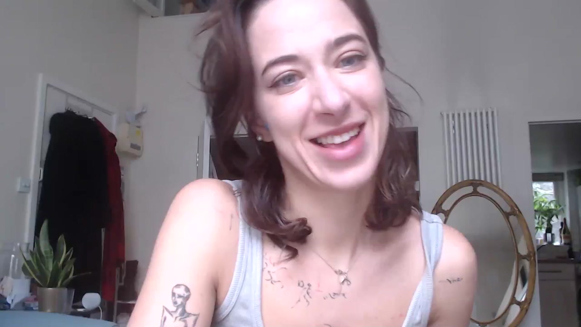 Gallery image thumbnail from KlaraDelgado's myfreecams stream on, 12/24/2023, 11:28 image 16 of 20