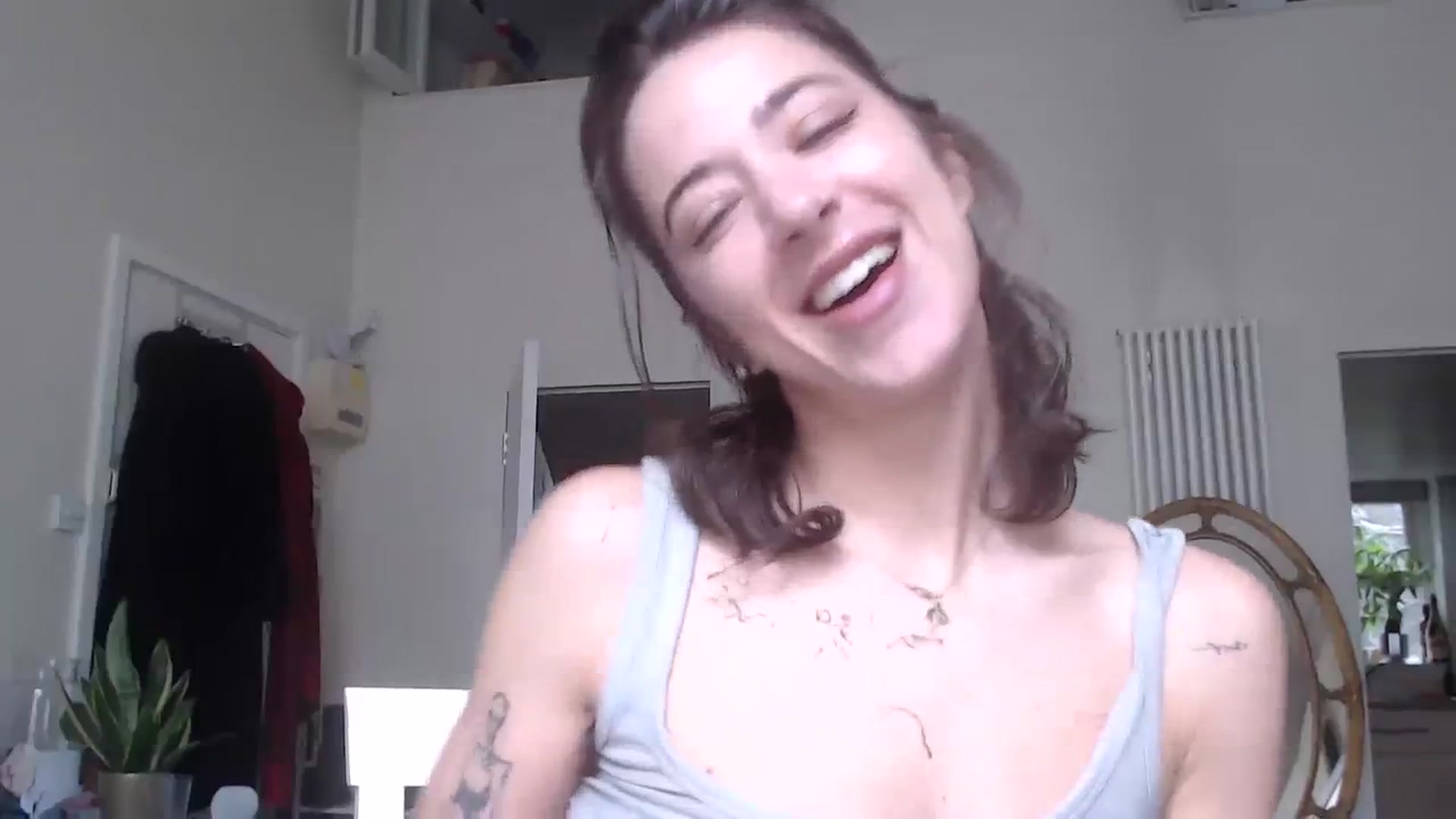 Gallery image thumbnail from KlaraDelgado's myfreecams stream on, 12/24/2023, 11:28 image 4 of 20