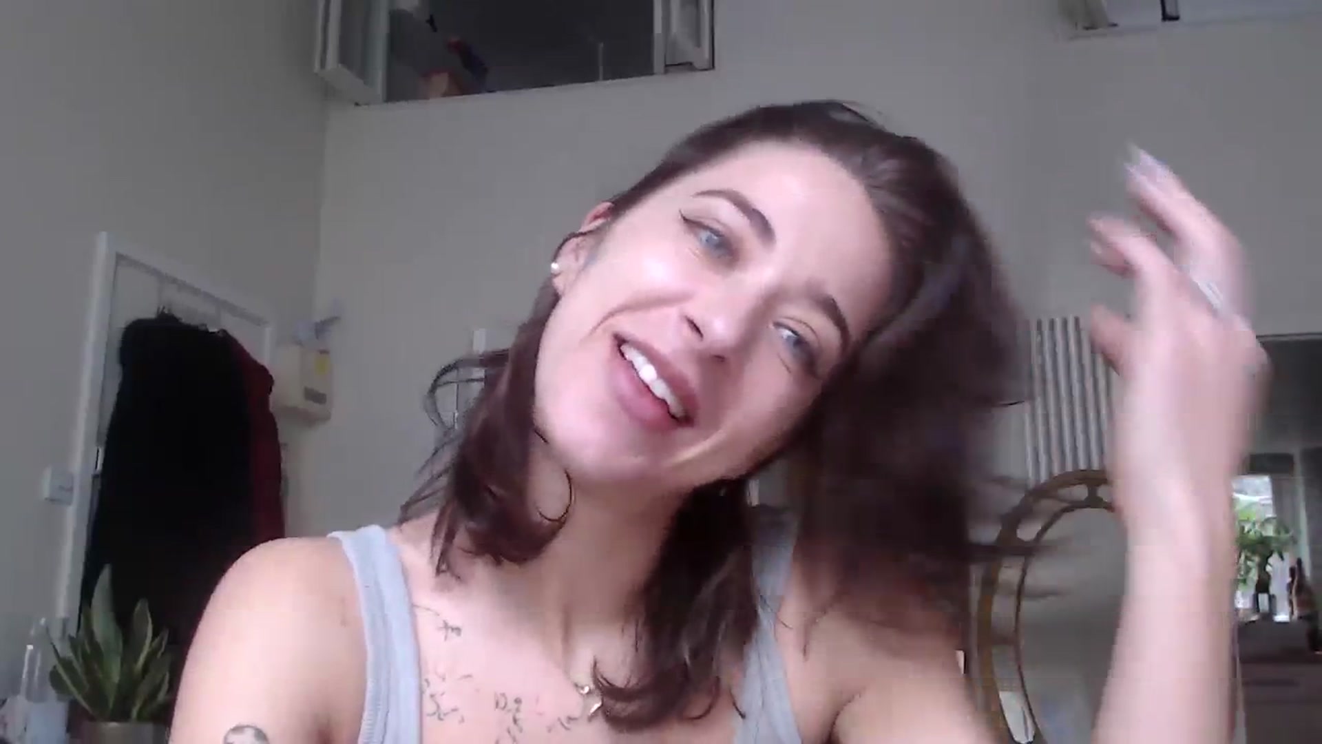 Gallery image thumbnail from KlaraDelgado's myfreecams stream on, 12/24/2023, 11:28 image 13 of 20