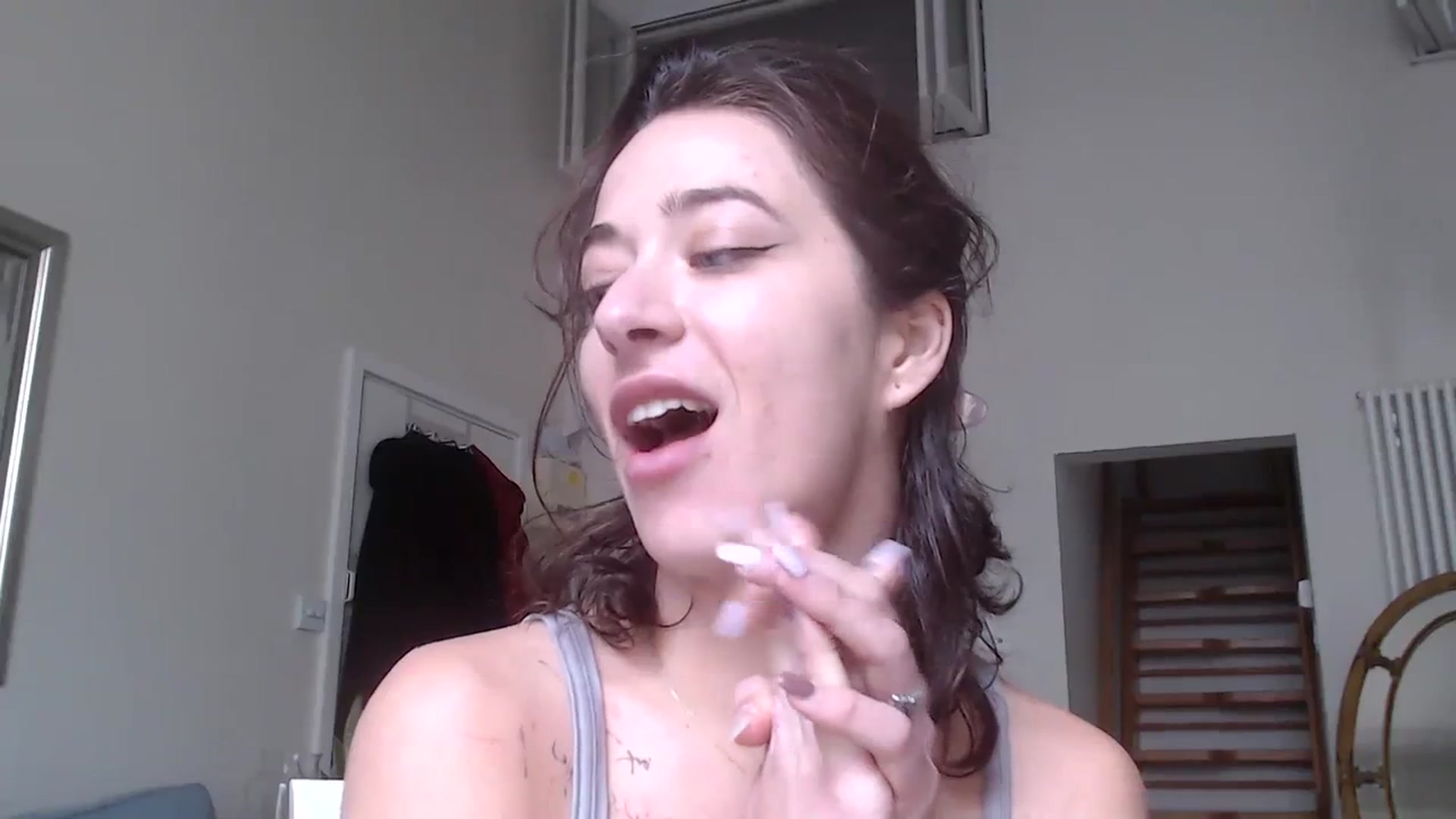 Gallery image thumbnail from KlaraDelgado's myfreecams stream on, 12/24/2023, 12:30 image 9 of 20