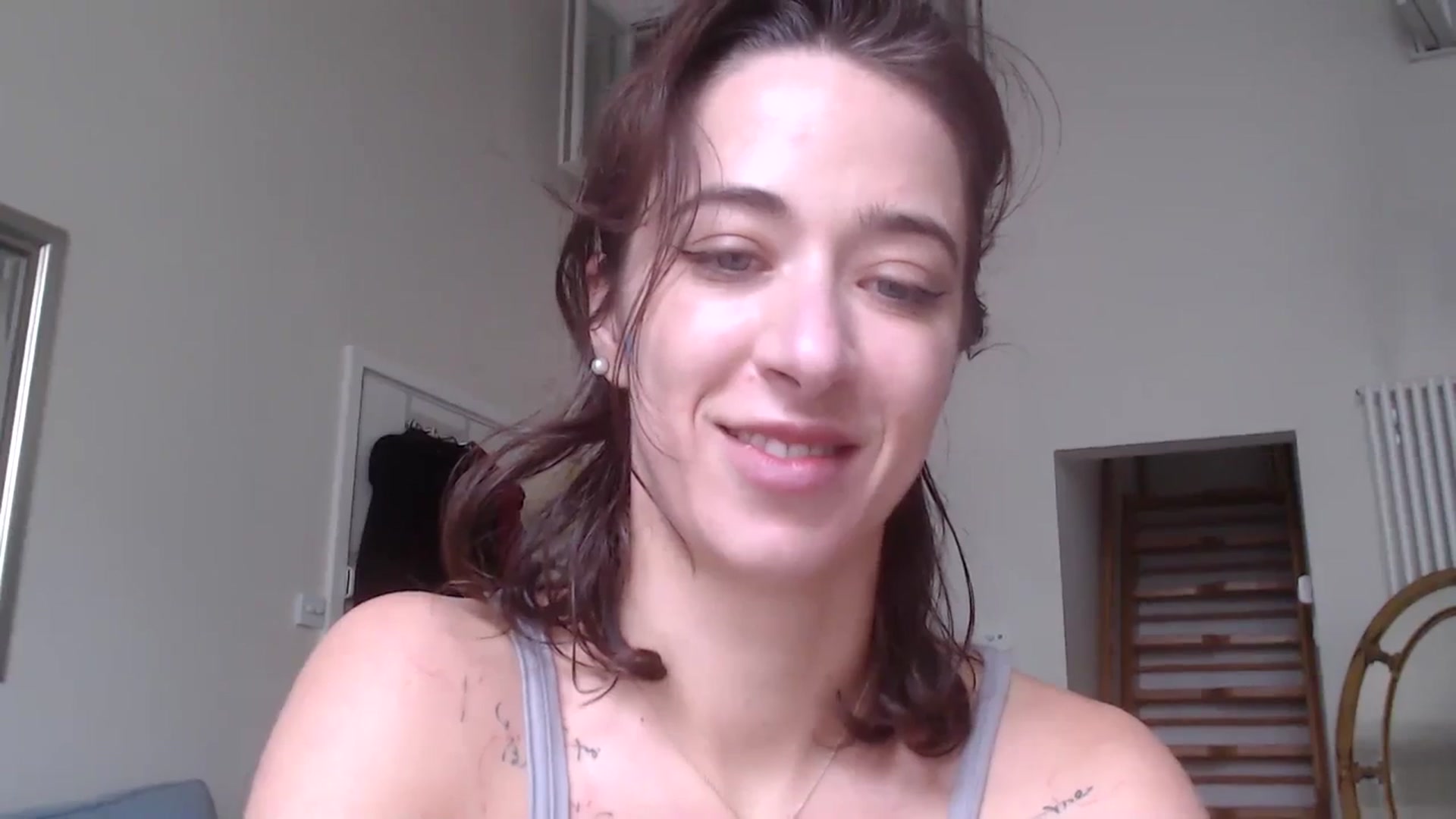 Gallery image thumbnail from KlaraDelgado's myfreecams stream on, 12/24/2023, 12:30 image 10 of 20