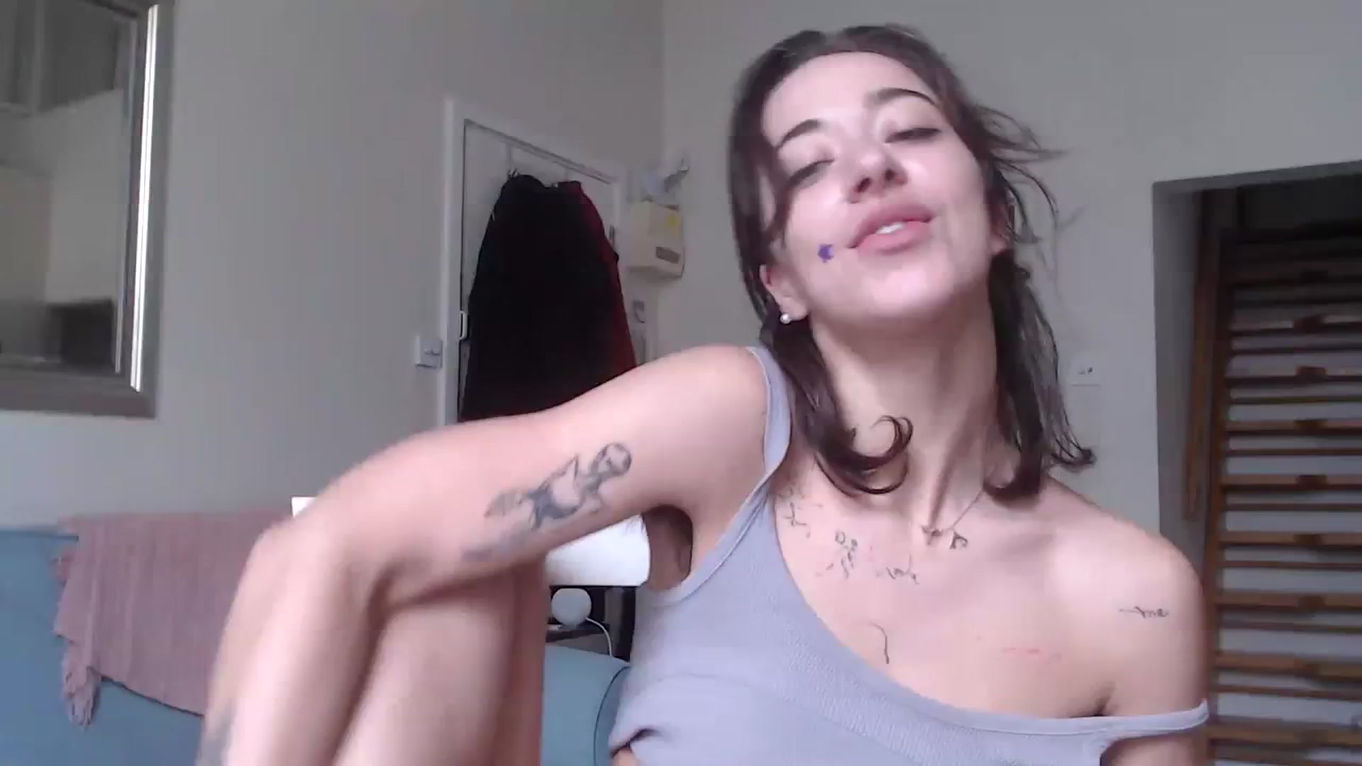 Gallery image thumbnail from KlaraDelgado's myfreecams stream on, 12/25/2023, 12:11 image 15 of 20