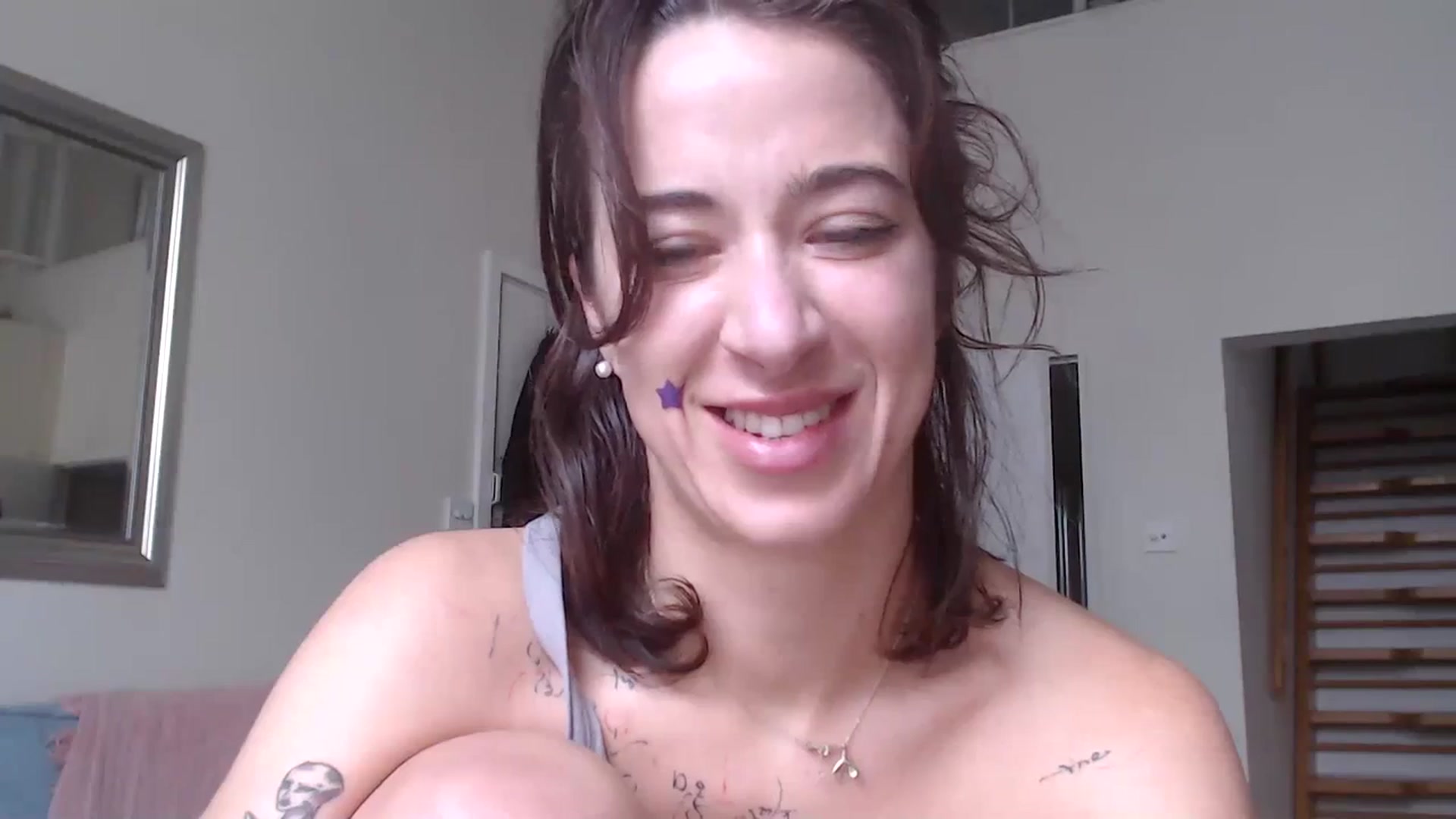 Gallery image thumbnail from KlaraDelgado's myfreecams stream on, 12/25/2023, 12:11 image 16 of 20