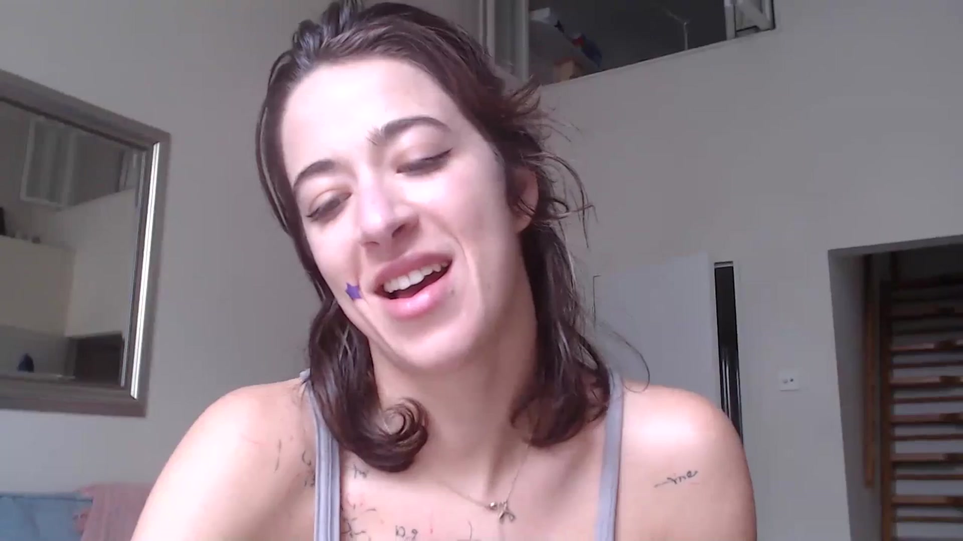 Gallery image thumbnail from KlaraDelgado's myfreecams stream on, 12/25/2023, 12:34 image 9 of 20