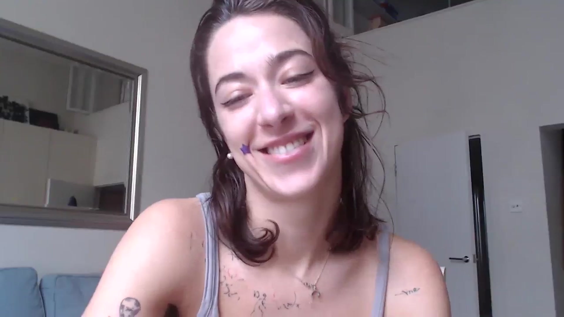 Gallery image thumbnail from KlaraDelgado's myfreecams stream on, 12/25/2023, 12:34 image 18 of 20