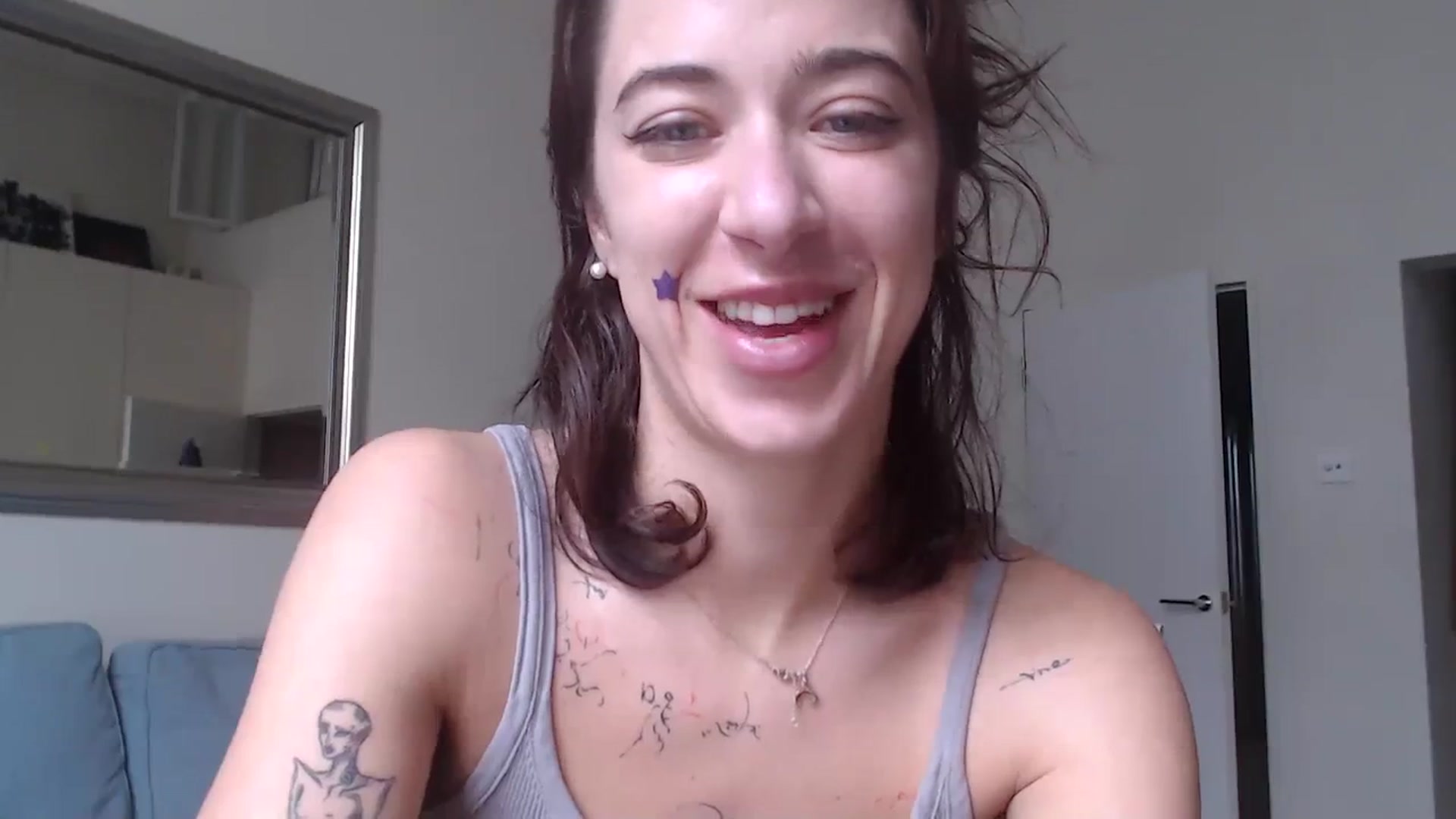 Gallery image thumbnail from KlaraDelgado's myfreecams stream on, 12/25/2023, 12:34 image 16 of 20