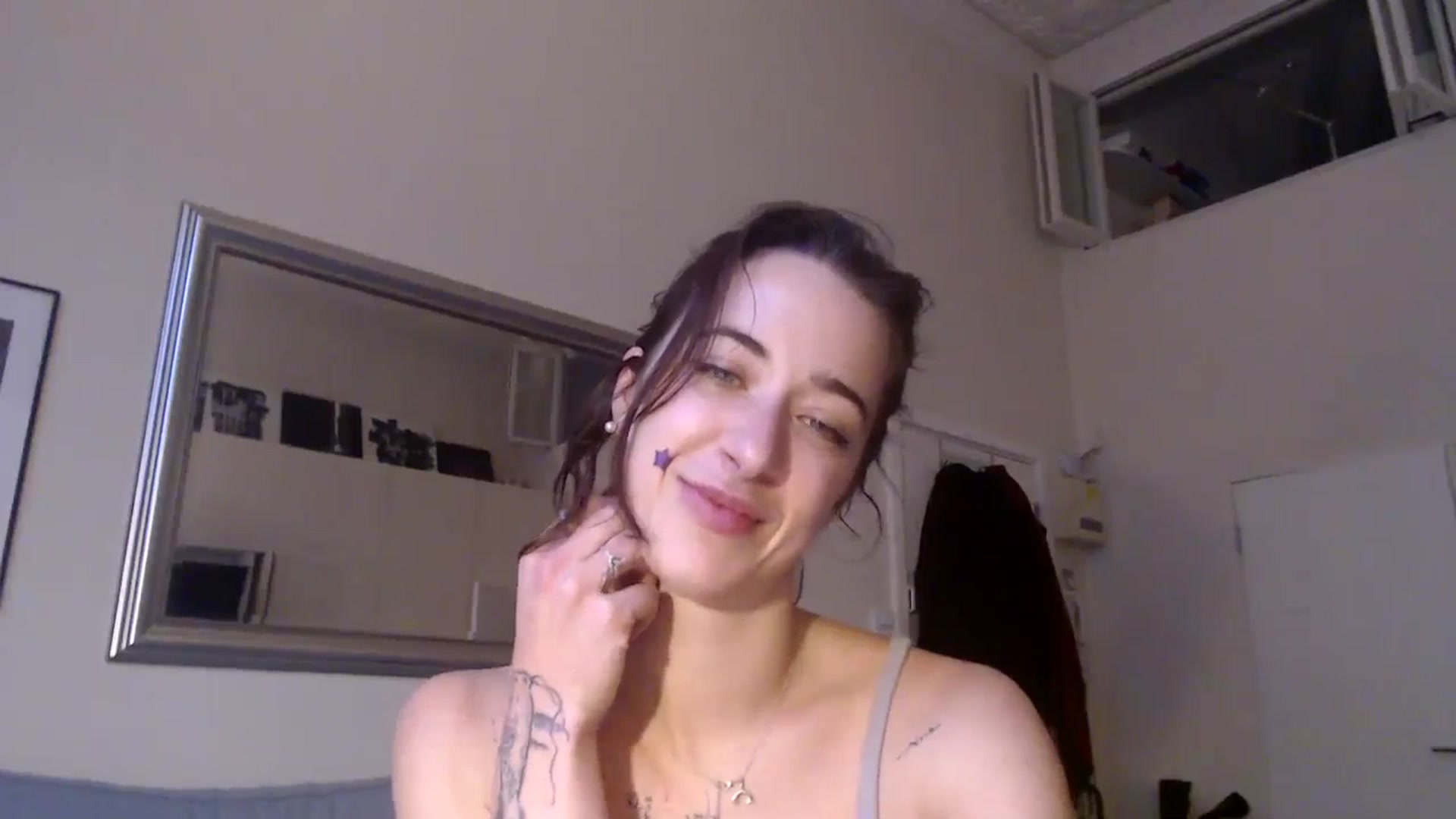 Gallery image thumbnail from KlaraDelgado's myfreecams stream on, 12/25/2023, 15:52 image 11 of 20