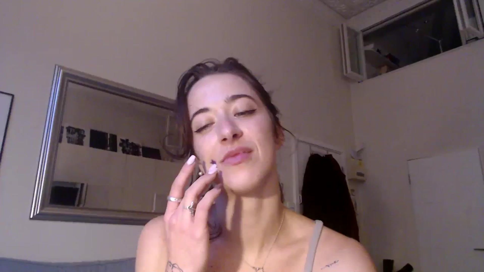 Gallery image thumbnail from KlaraDelgado's myfreecams stream on, 12/25/2023, 15:52 image 17 of 20