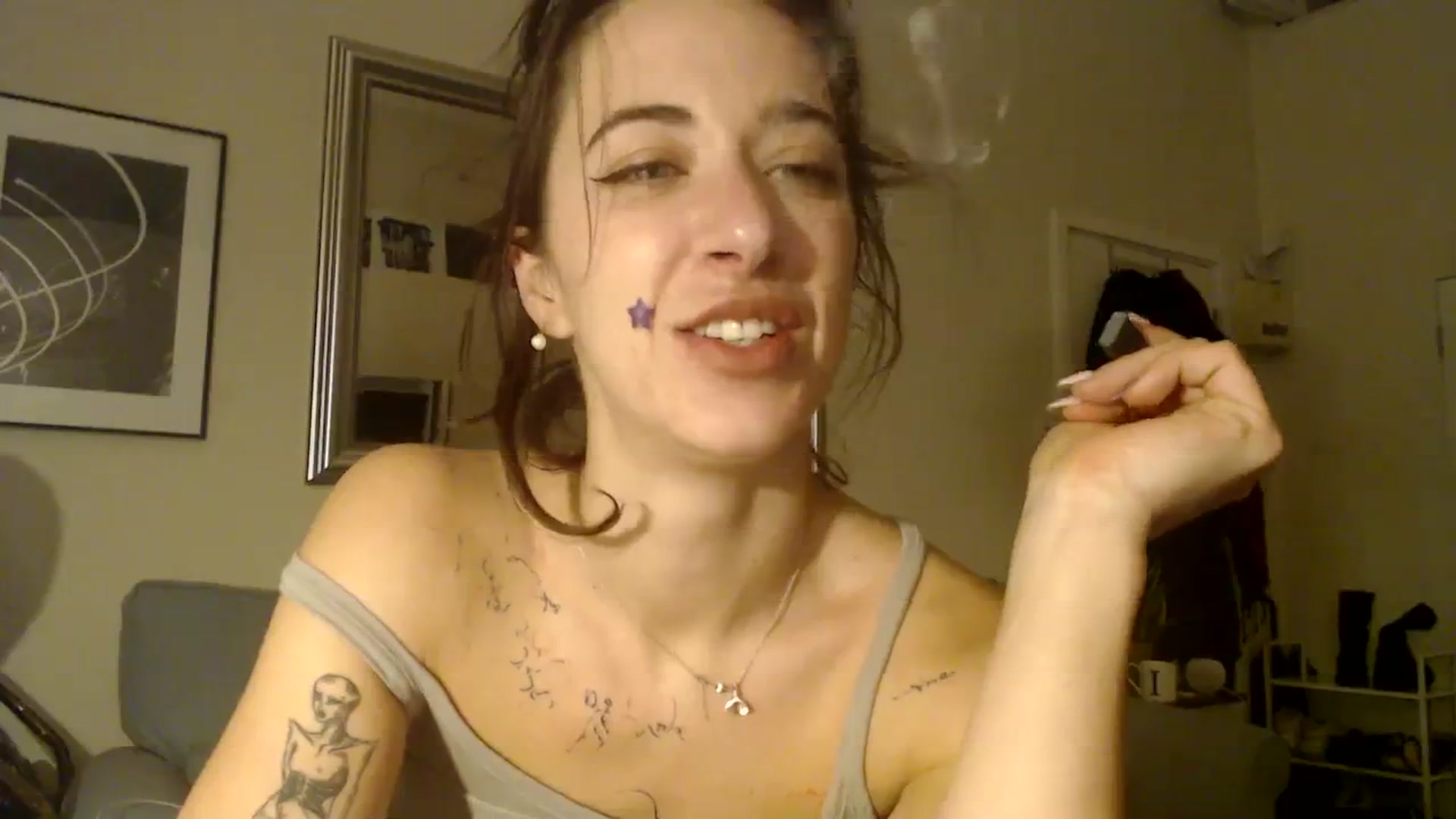 Gallery image thumbnail from KlaraDelgado's myfreecams stream on, 12/25/2023, 17:09 image 10 of 20