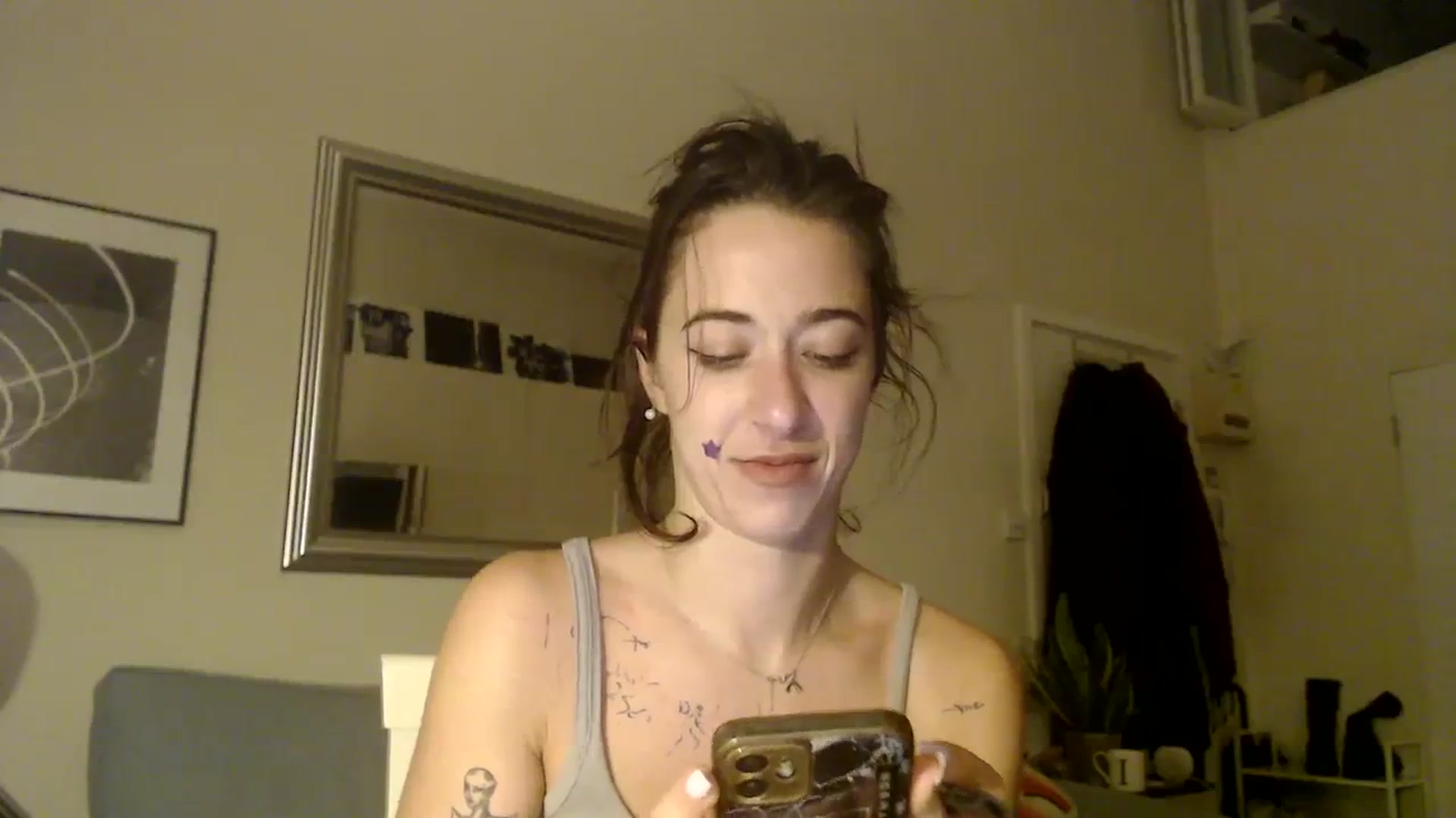 Gallery image thumbnail from KlaraDelgado's myfreecams stream on, 12/25/2023, 17:09 image 5 of 20