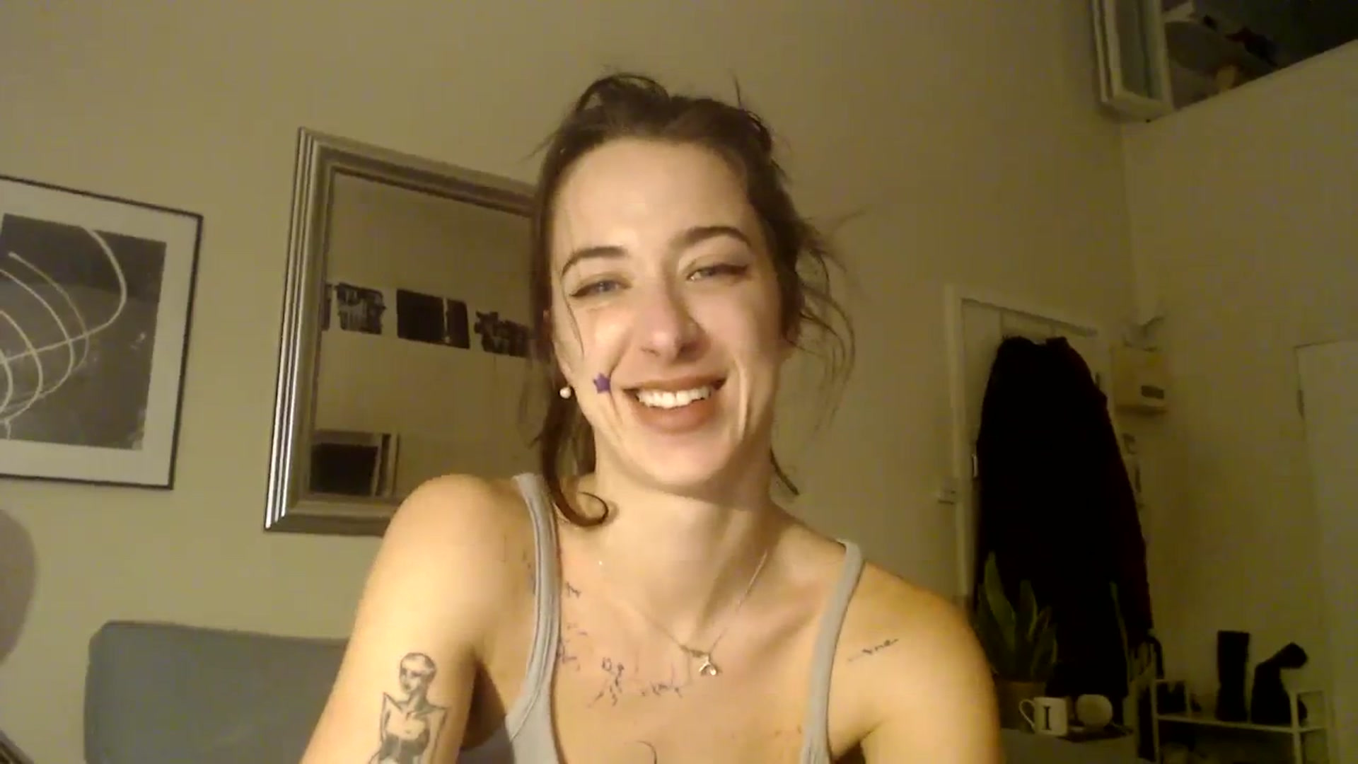 Gallery image thumbnail from KlaraDelgado's myfreecams stream on, 12/25/2023, 17:09 image 4 of 20