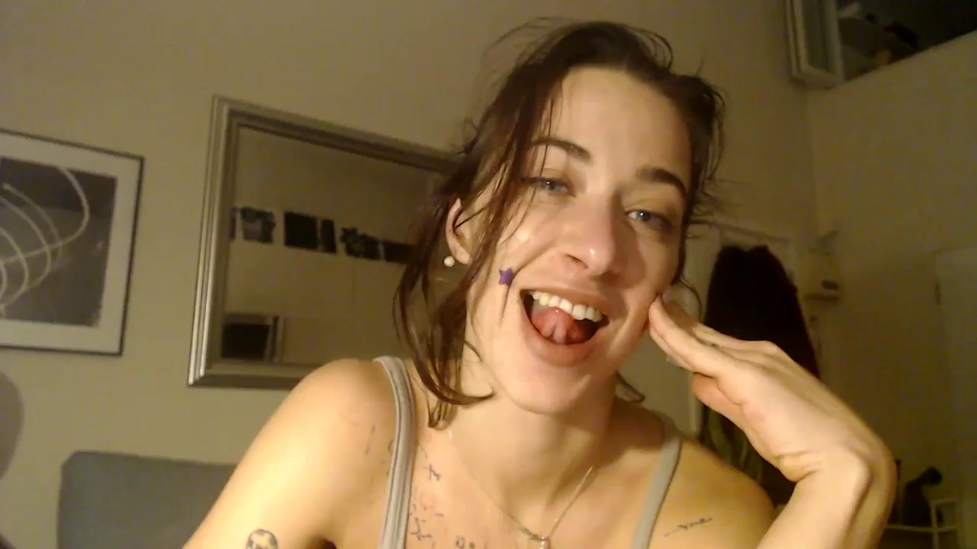 Gallery image thumbnail from KlaraDelgado's myfreecams stream on, 12/25/2023, 17:09 image 1 of 20
