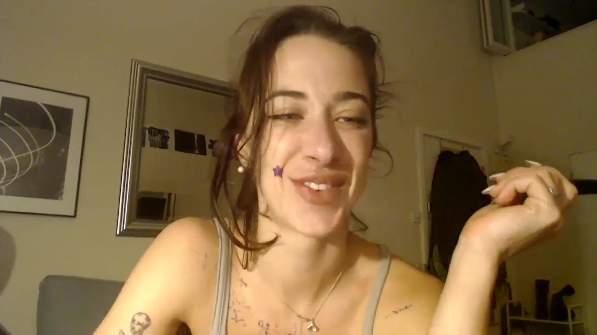 Gallery image thumbnail from KlaraDelgado's myfreecams stream on, 12/25/2023, 17:09 image 2 of 20