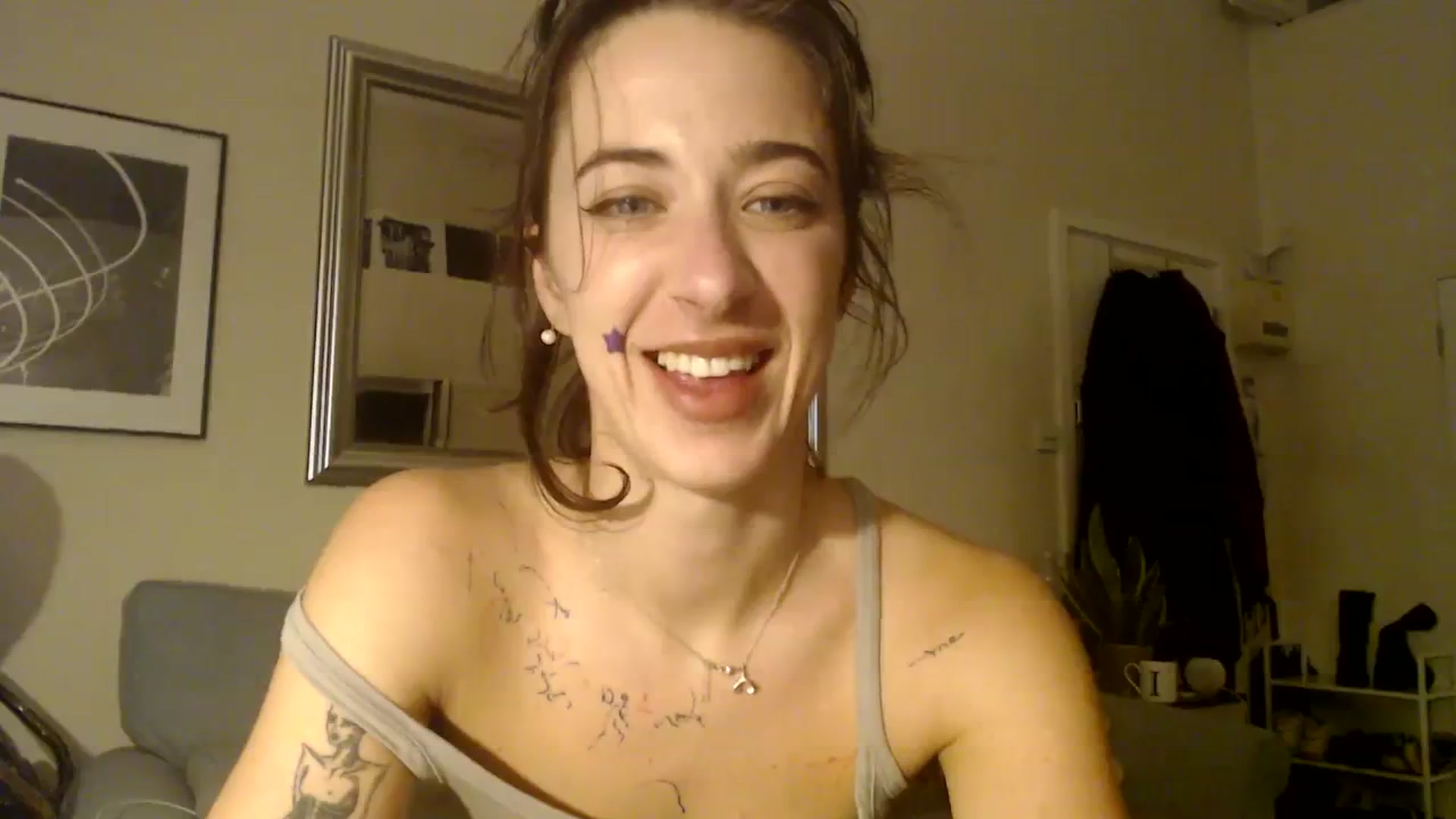 Gallery image thumbnail from KlaraDelgado's myfreecams stream on, 12/25/2023, 17:09 image 16 of 20