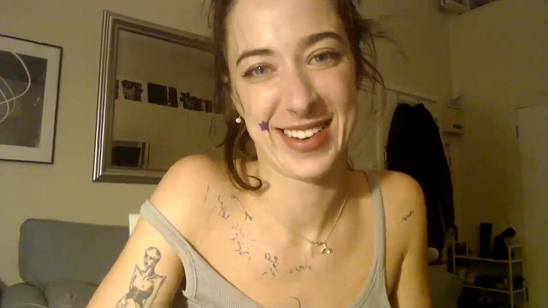 Gallery image thumbnail from KlaraDelgado's myfreecams stream on, 12/25/2023, 17:09 image 8 of 20