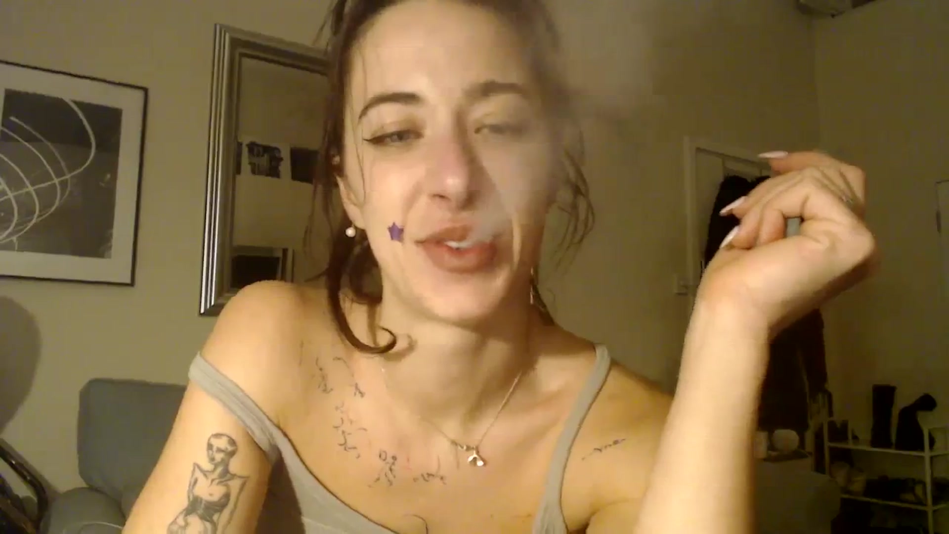 Gallery image thumbnail from KlaraDelgado's myfreecams stream on, 12/25/2023, 17:09 image 9 of 20