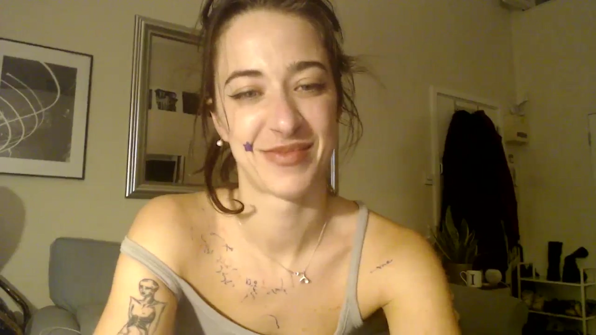 Gallery image thumbnail from KlaraDelgado's myfreecams stream on, 12/25/2023, 17:09 image 11 of 20