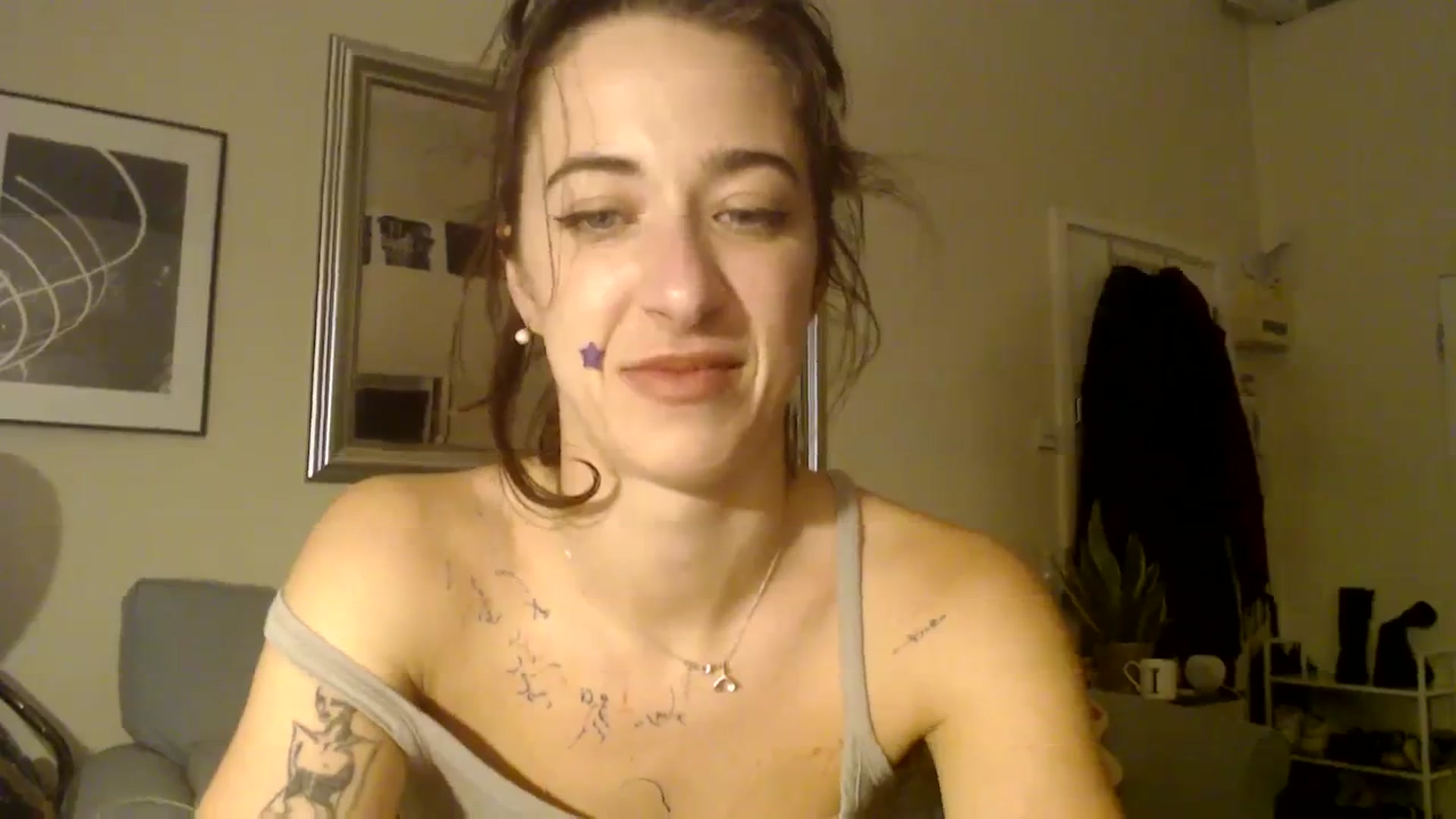 Gallery image thumbnail from KlaraDelgado's myfreecams stream on, 12/25/2023, 17:09 image 18 of 20