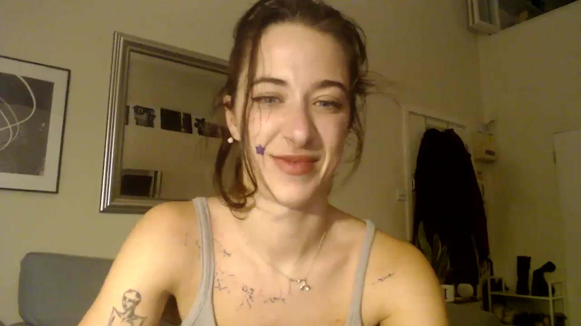 Gallery image thumbnail from KlaraDelgado's myfreecams stream on, 12/25/2023, 17:33 image 7 of 20