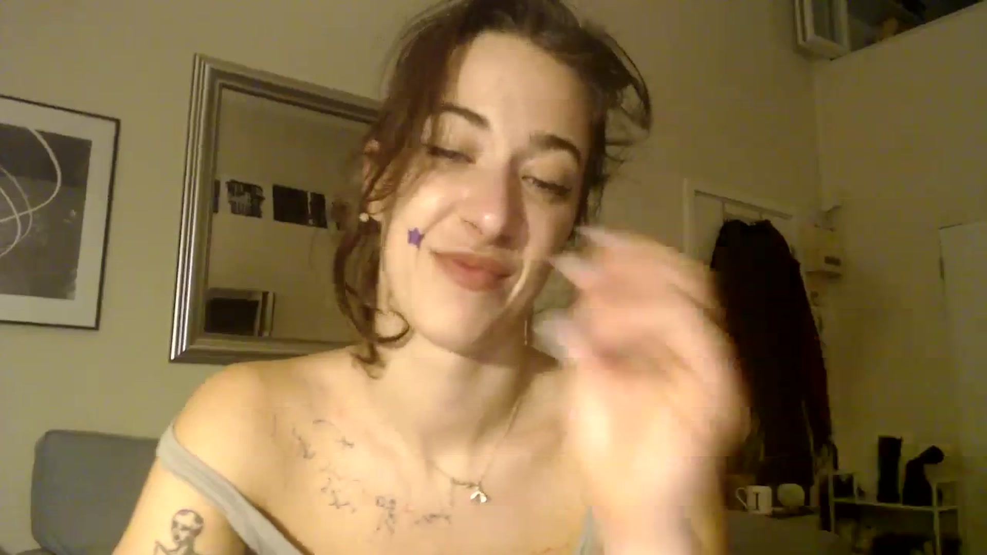 Gallery image thumbnail from KlaraDelgado's myfreecams stream on, 12/25/2023, 17:33 image 11 of 20