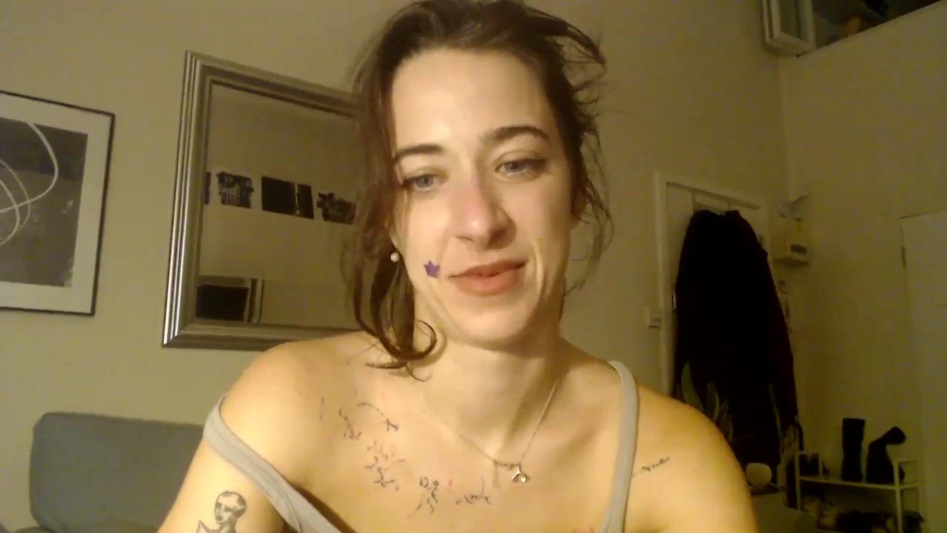 Gallery image thumbnail from KlaraDelgado's myfreecams stream on, 12/25/2023, 17:33 image 12 of 20