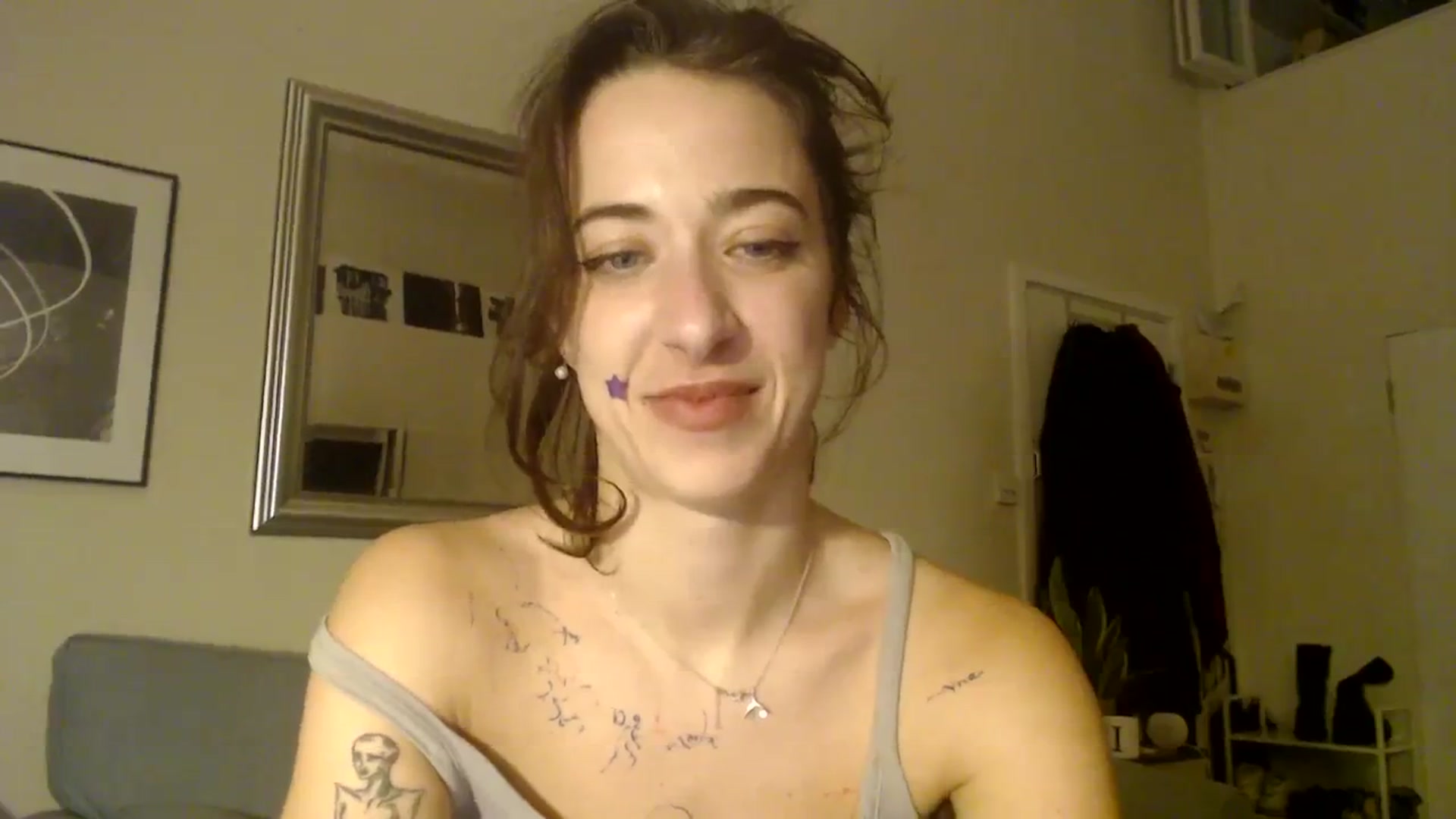 Gallery image thumbnail from KlaraDelgado's myfreecams stream on, 12/25/2023, 17:33 image 19 of 20