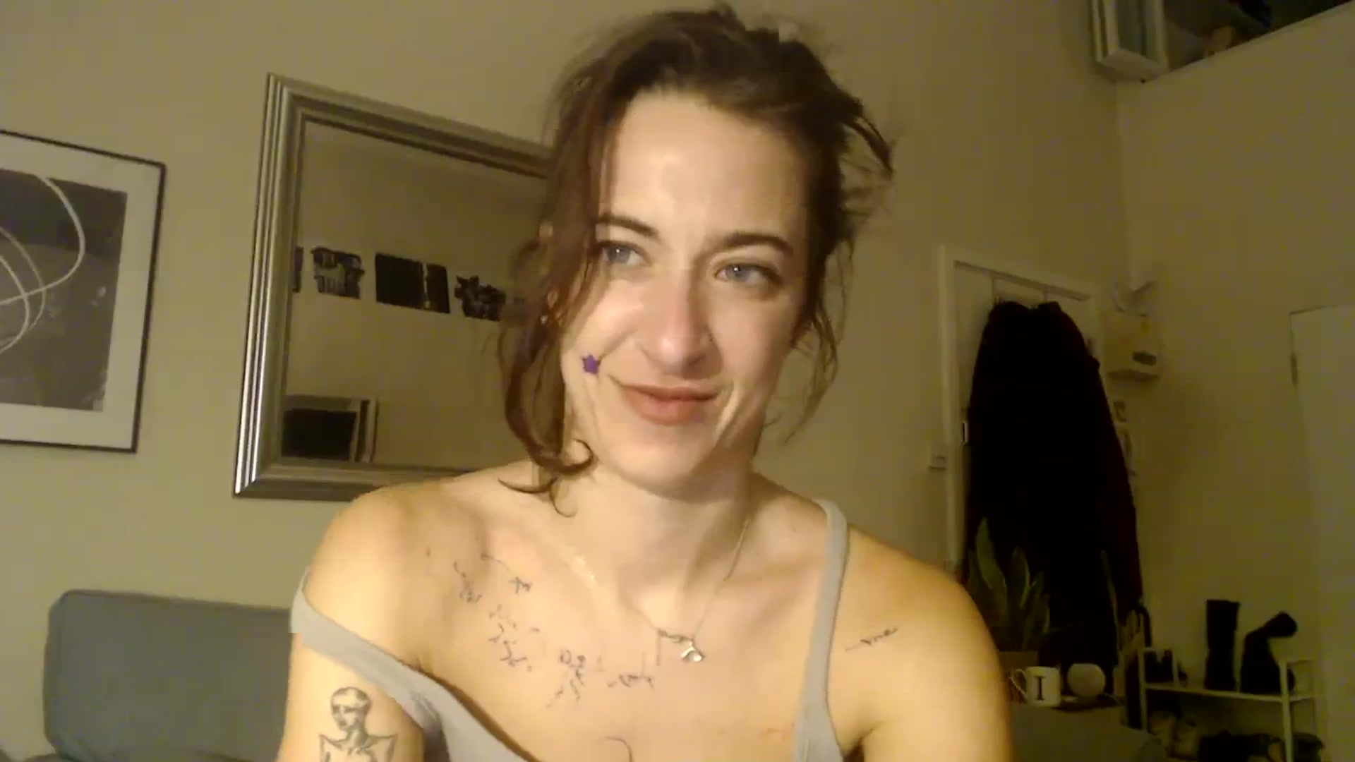 Gallery image thumbnail from KlaraDelgado's myfreecams stream on, 12/25/2023, 17:33 image 16 of 20