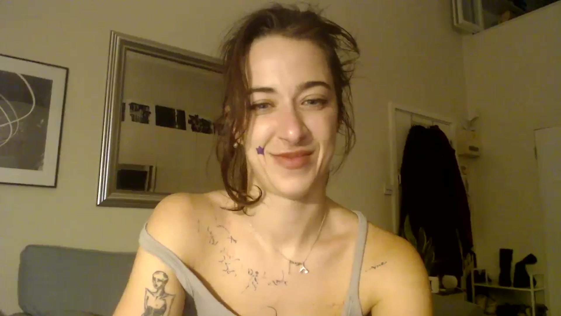 Gallery image thumbnail from KlaraDelgado's myfreecams stream on, 12/25/2023, 17:33 image 14 of 20