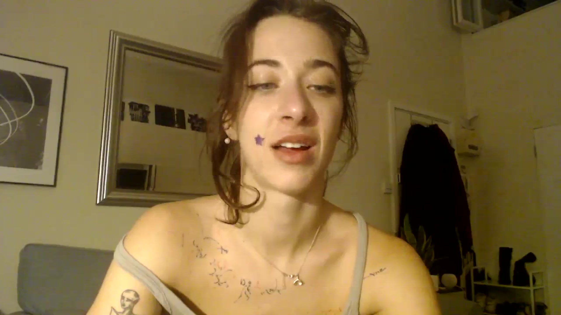 Gallery image thumbnail from KlaraDelgado's myfreecams stream on, 12/25/2023, 17:33 image 13 of 20
