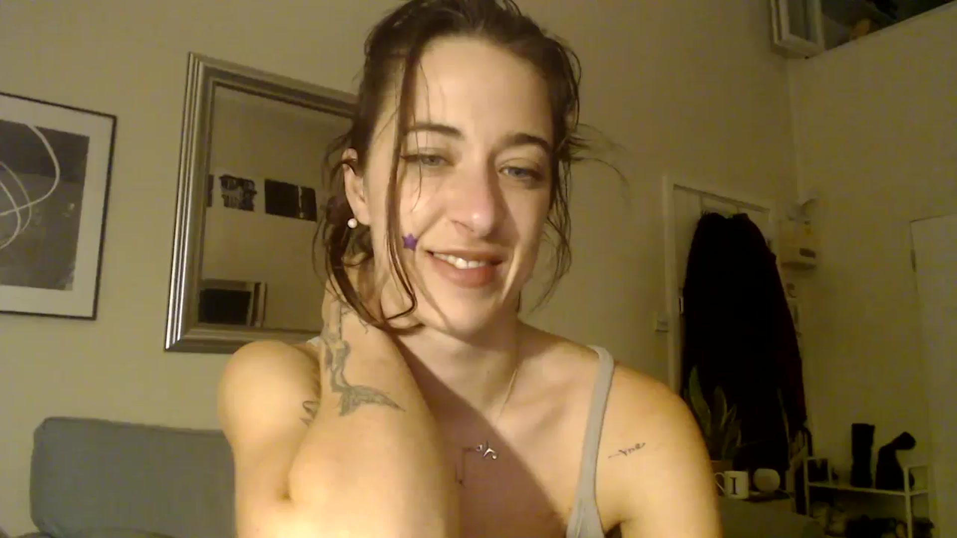 Gallery image thumbnail from KlaraDelgado's myfreecams stream on, 12/25/2023, 17:33 image 1 of 20
