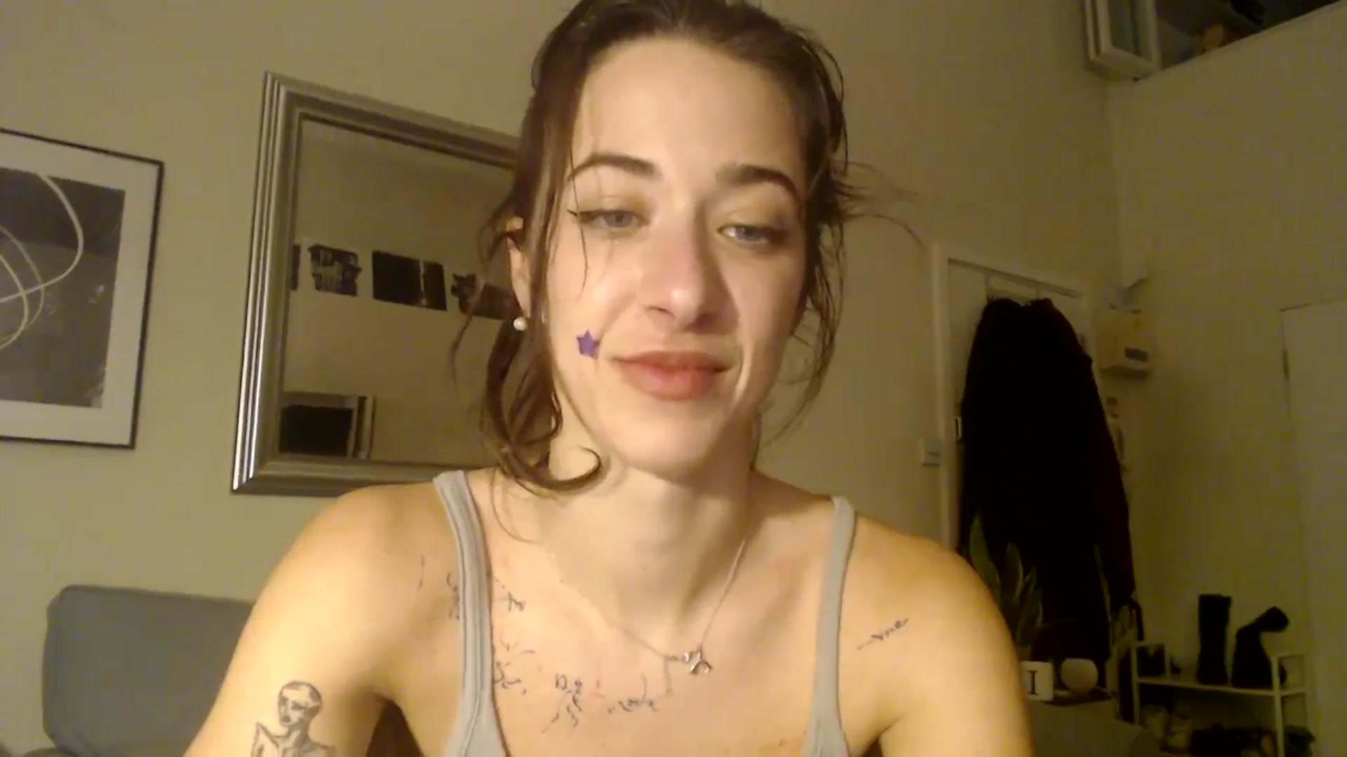 Gallery image thumbnail from KlaraDelgado's myfreecams stream on, 12/25/2023, 17:33 image 5 of 20