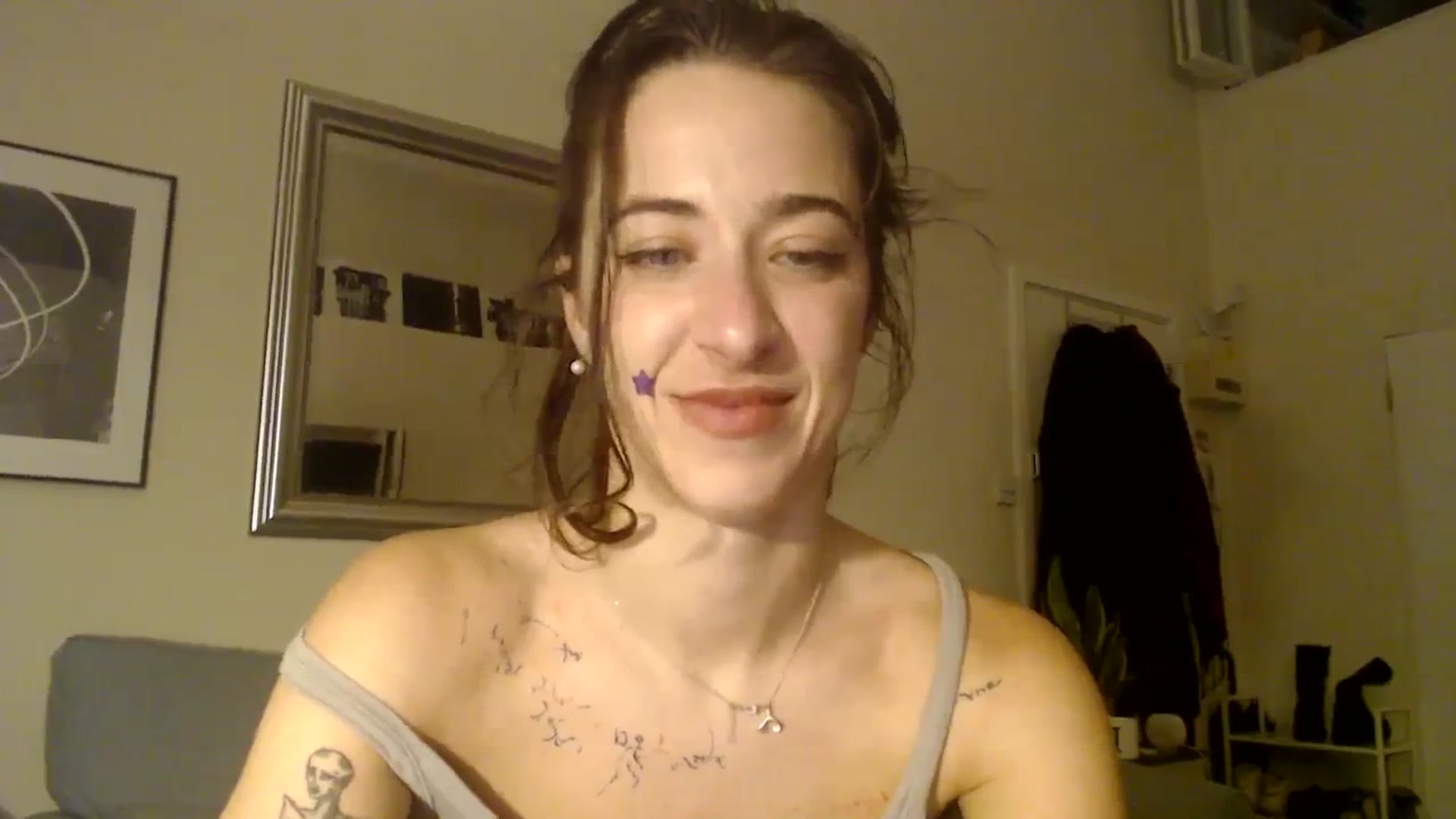 Gallery image thumbnail from KlaraDelgado's myfreecams stream on, 12/25/2023, 17:33 image 10 of 20