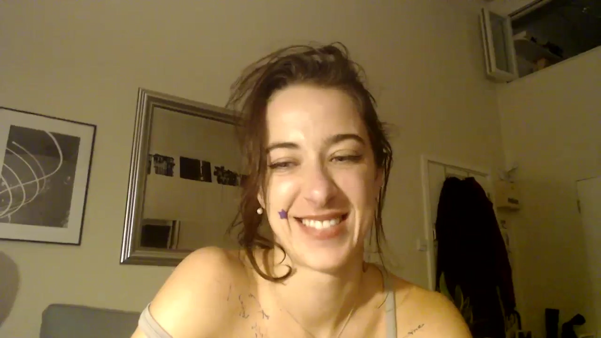 Gallery image thumbnail from KlaraDelgado's myfreecams stream on, 12/25/2023, 17:56 image 17 of 20