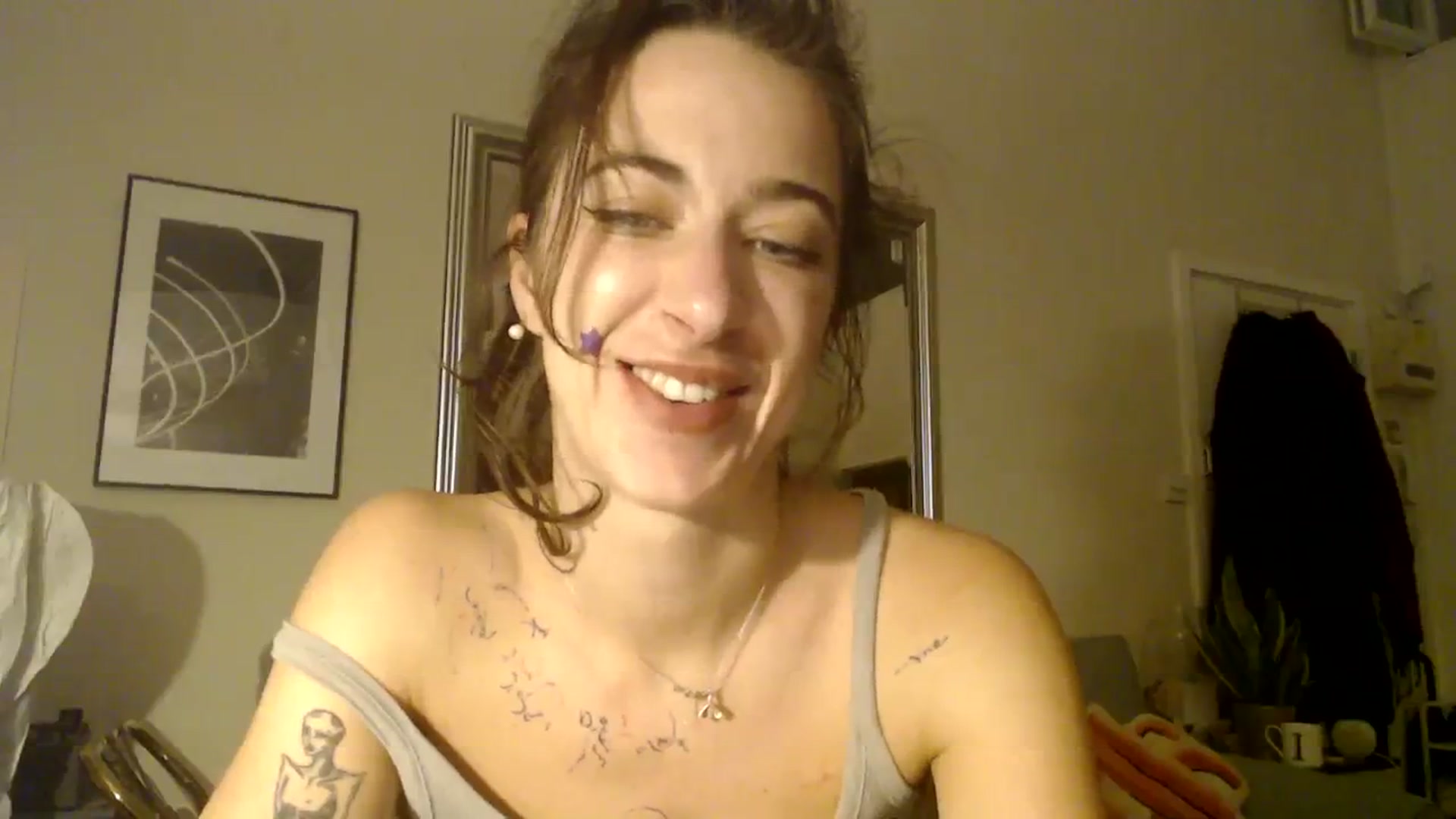 Gallery image thumbnail from KlaraDelgado's myfreecams stream on, 12/25/2023, 17:56 image 8 of 20