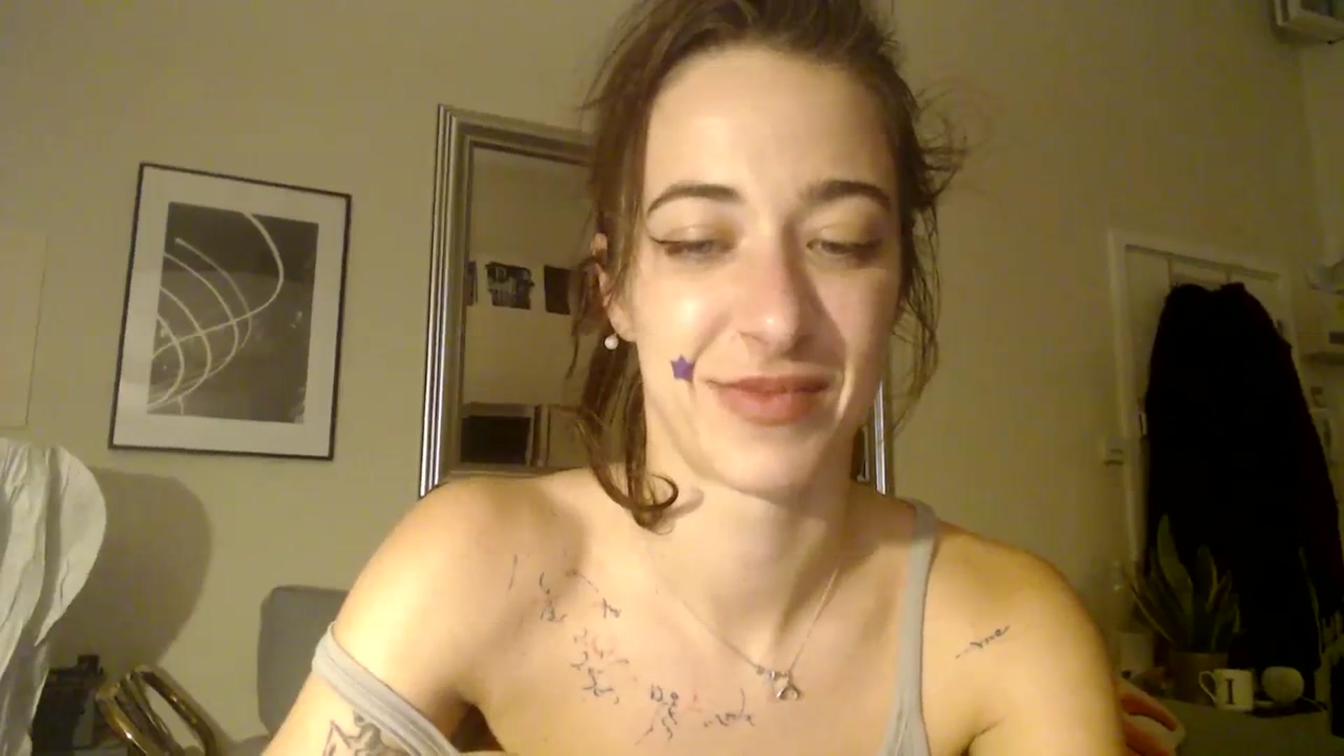 Gallery image thumbnail from KlaraDelgado's myfreecams stream on, 12/25/2023, 17:56 image 5 of 20