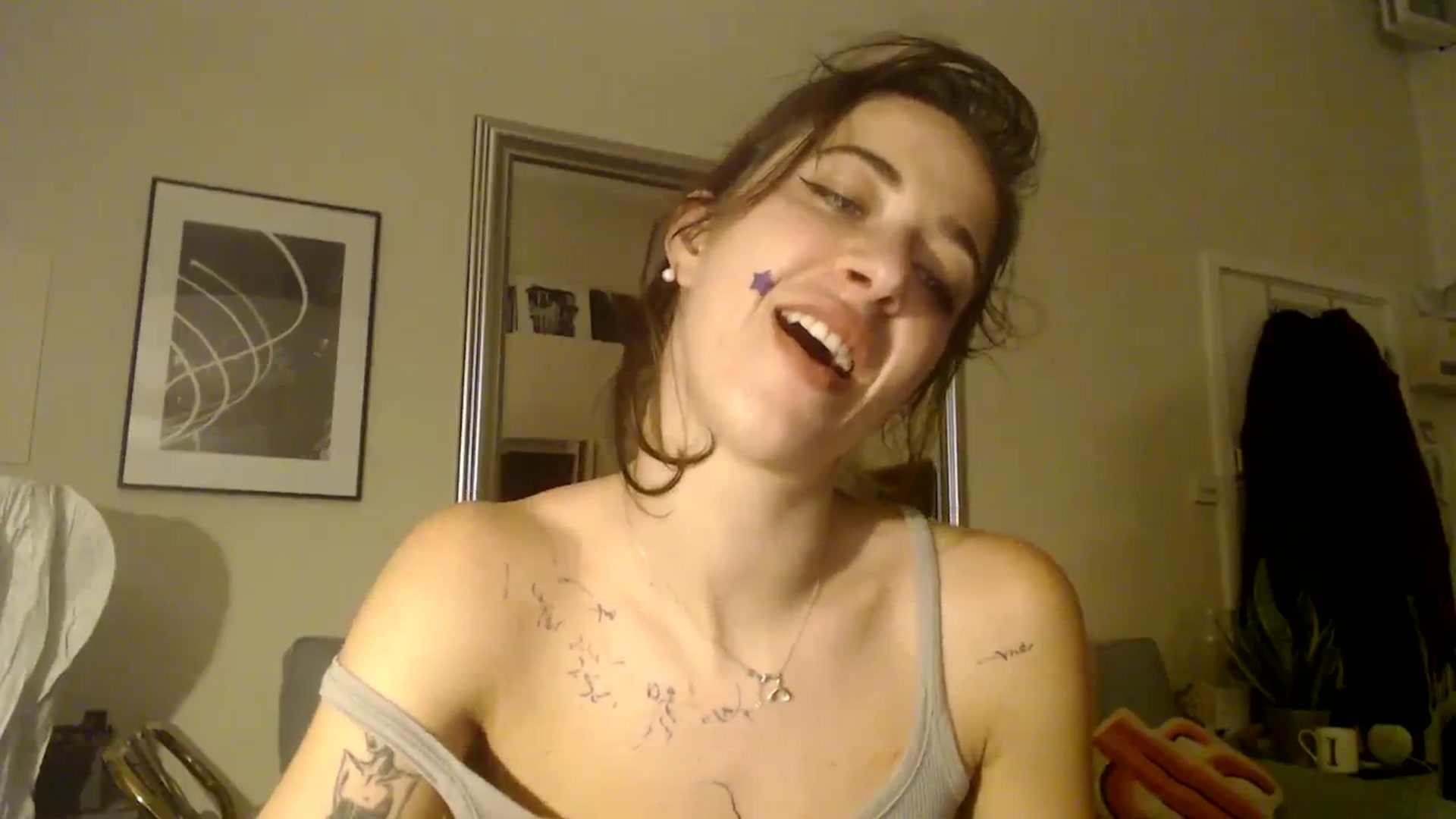 Gallery image thumbnail from KlaraDelgado's myfreecams stream on, 12/25/2023, 17:56 image 7 of 20