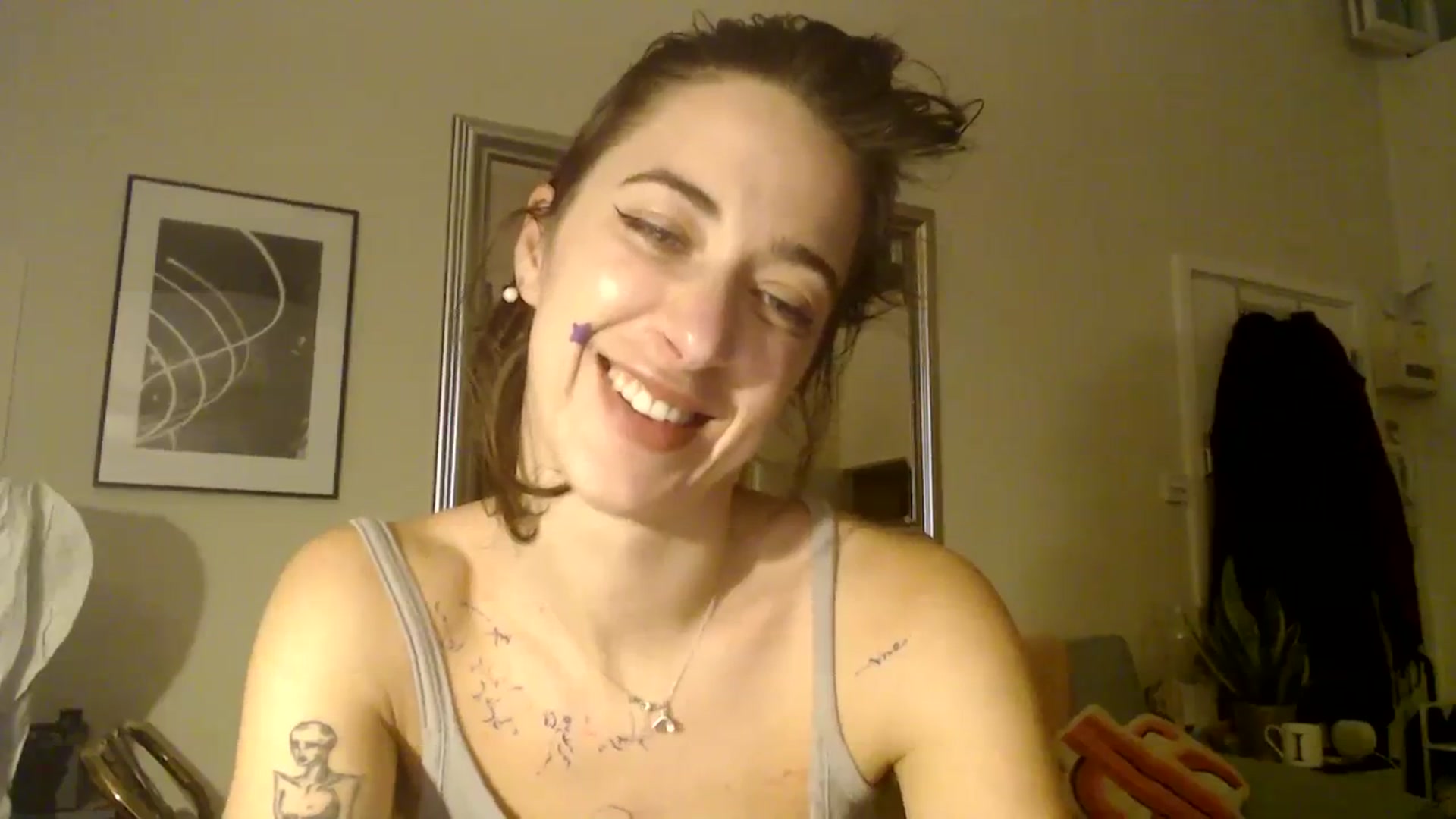 Gallery image thumbnail from KlaraDelgado's myfreecams stream on, 12/25/2023, 17:56 image 9 of 20