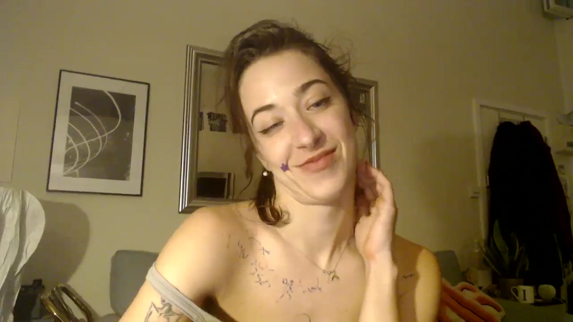 Gallery image thumbnail from KlaraDelgado's myfreecams stream on, 12/25/2023, 17:56 image 6 of 20
