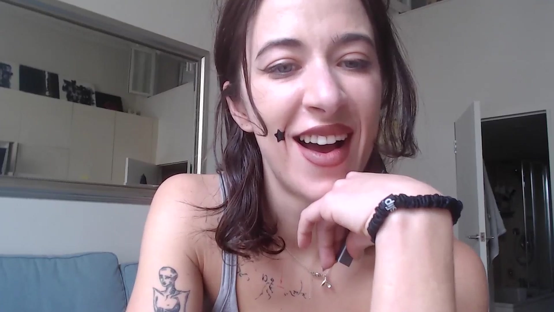 Gallery image thumbnail from KlaraDelgado's myfreecams stream on, 12/26/2023, 12:06 image 17 of 20