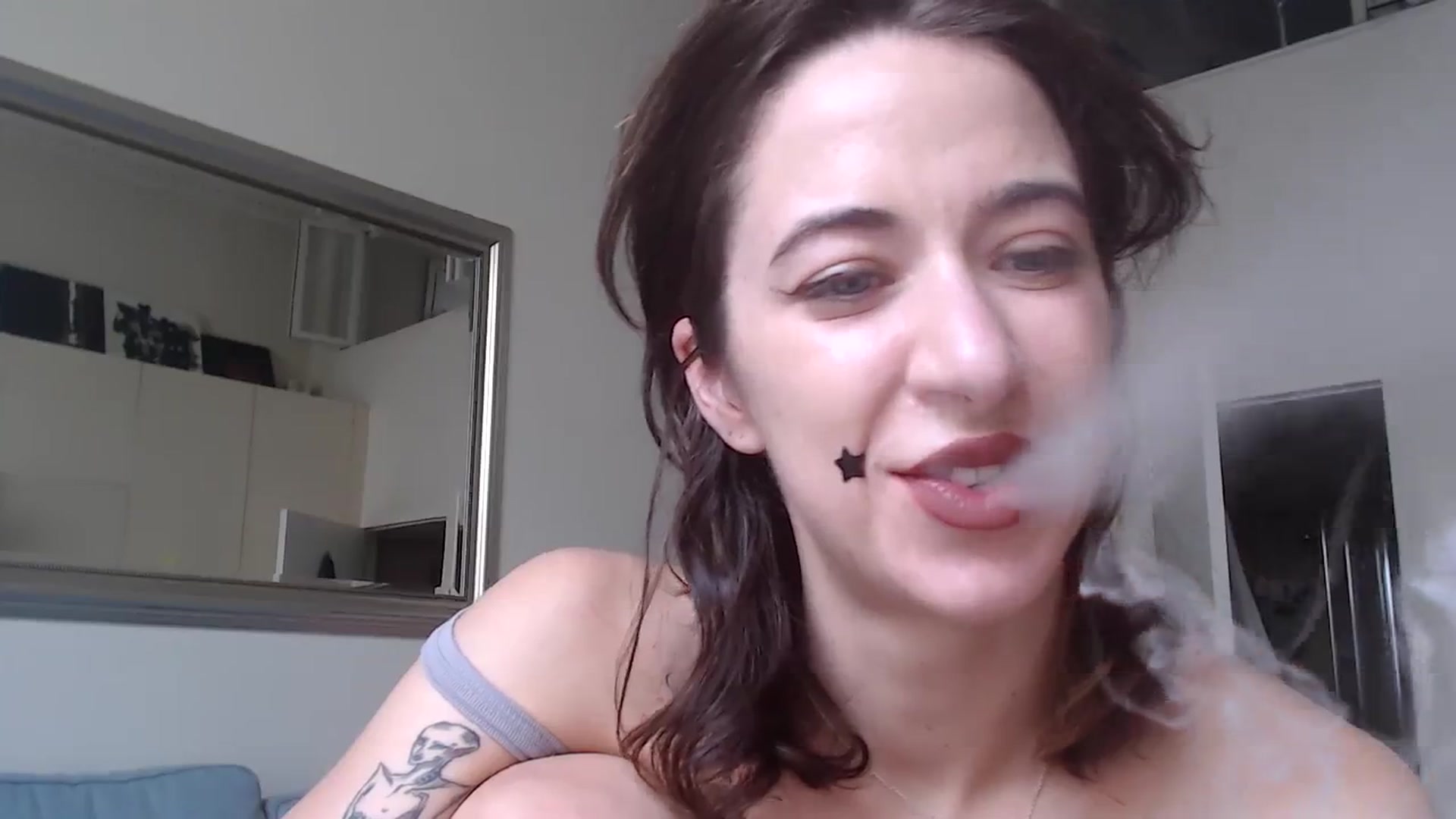Gallery image thumbnail from KlaraDelgado's myfreecams stream on, 12/26/2023, 12:06 image 9 of 20