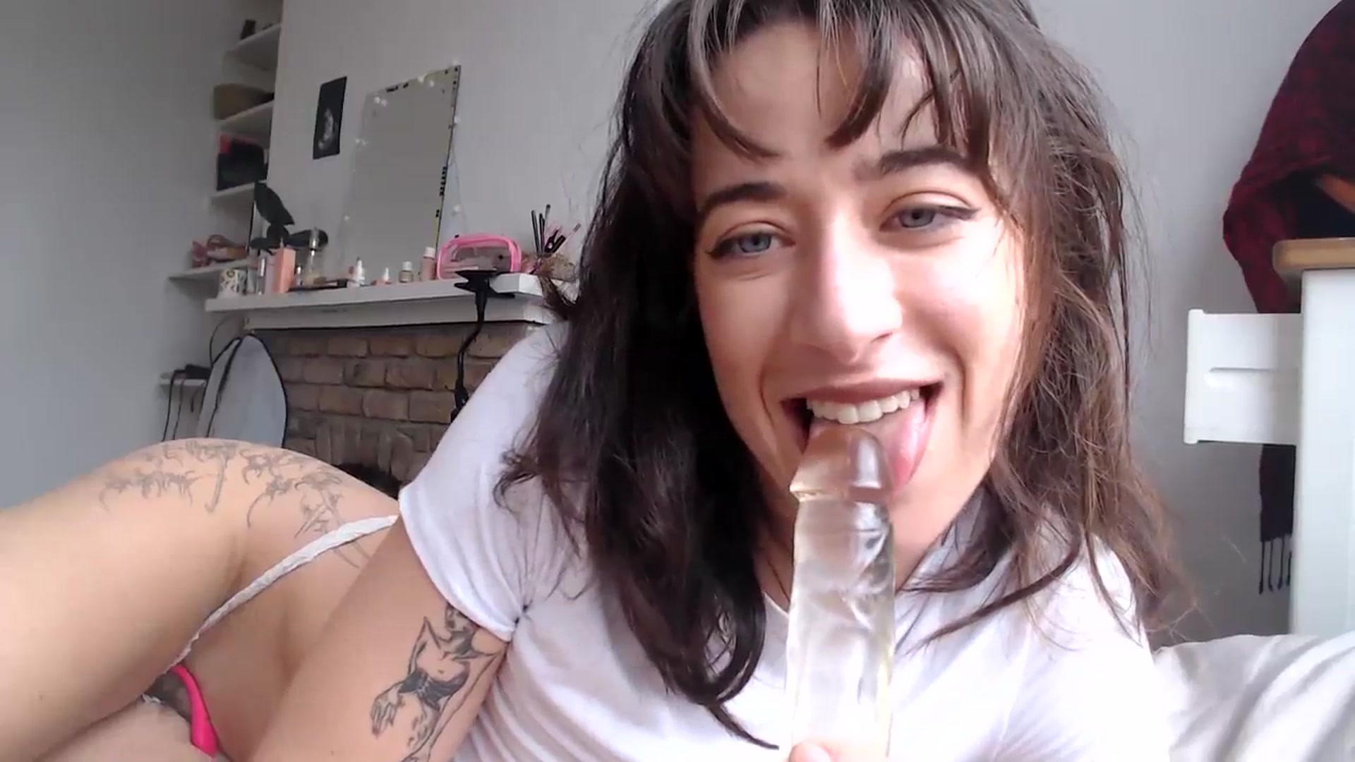 Gallery image thumbnail from KlaraDelgado's myfreecams stream on, 03/07/2024, 11:31 image 13 of 20