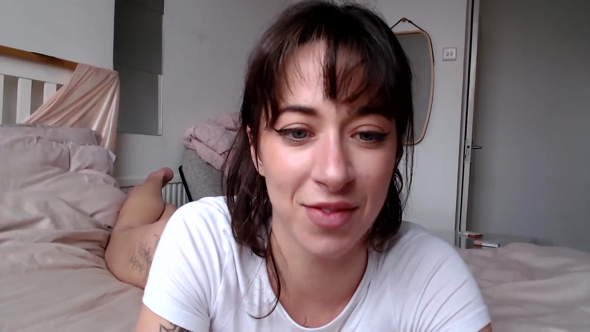 Gallery image thumbnail from KlaraDelgado's myfreecams stream on, 03/11/2024, 13:48 image 13 of 20